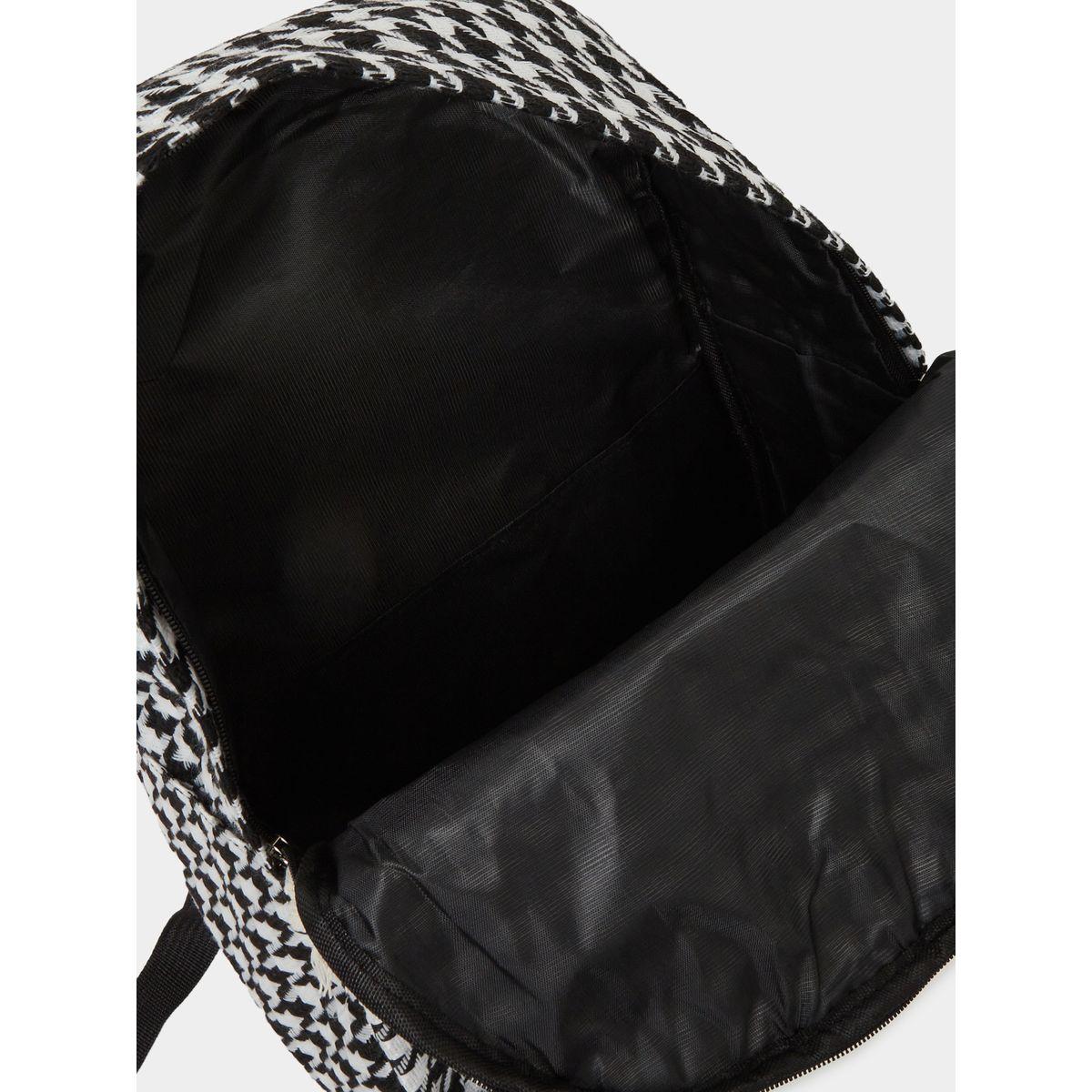شنطة ظهر مع تفاصيل حُلي متدلي على شكل دُب 30*13*42 سم-school-bagsandbackpacks-backpacks-image-5
