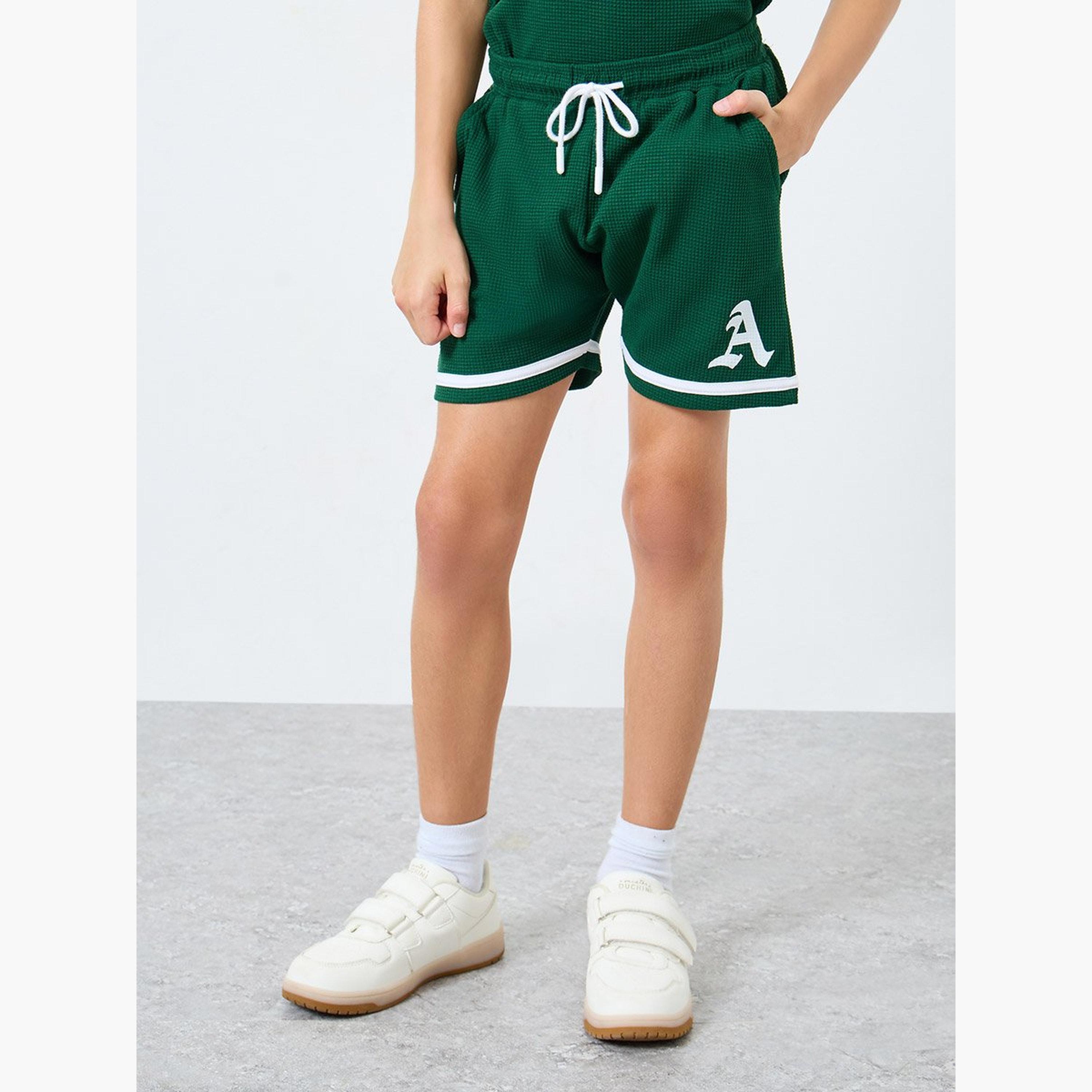 طقم تيشيرت محبوك بنمط وافل مع شورت-boys-clothing-setsandcoords-image-5