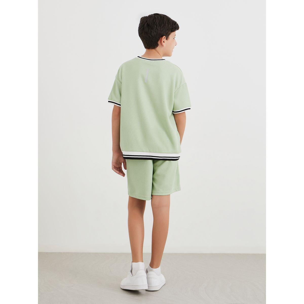 مجموعة من شورت وتيشيرت مضلع بتفاصيل محزوزة-boys-clothing-setsandcoords-image-6
