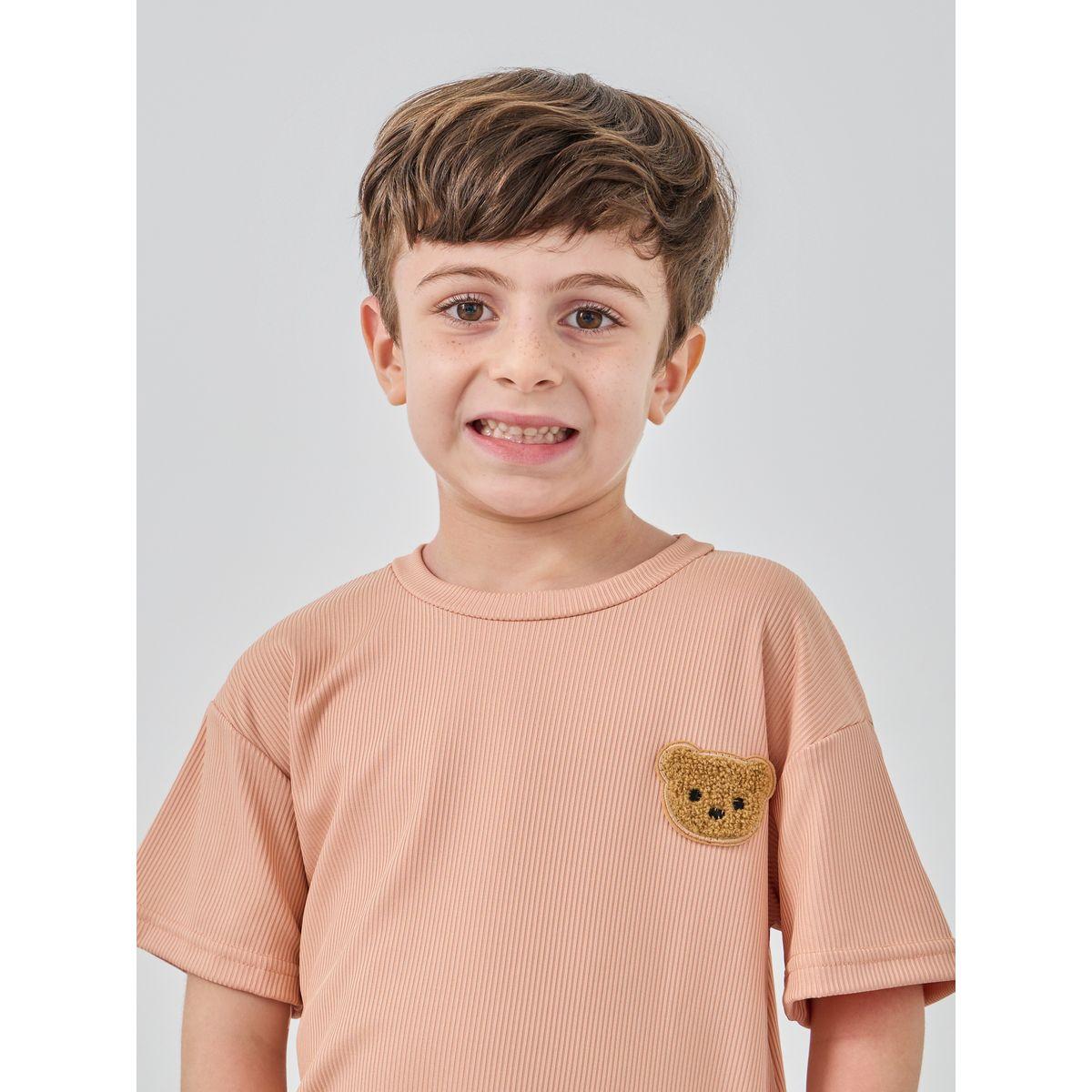 طقم من شورت وتيشيرت بتفاصيل مُطرزة-boys-clothing-setsandcoords-image-4