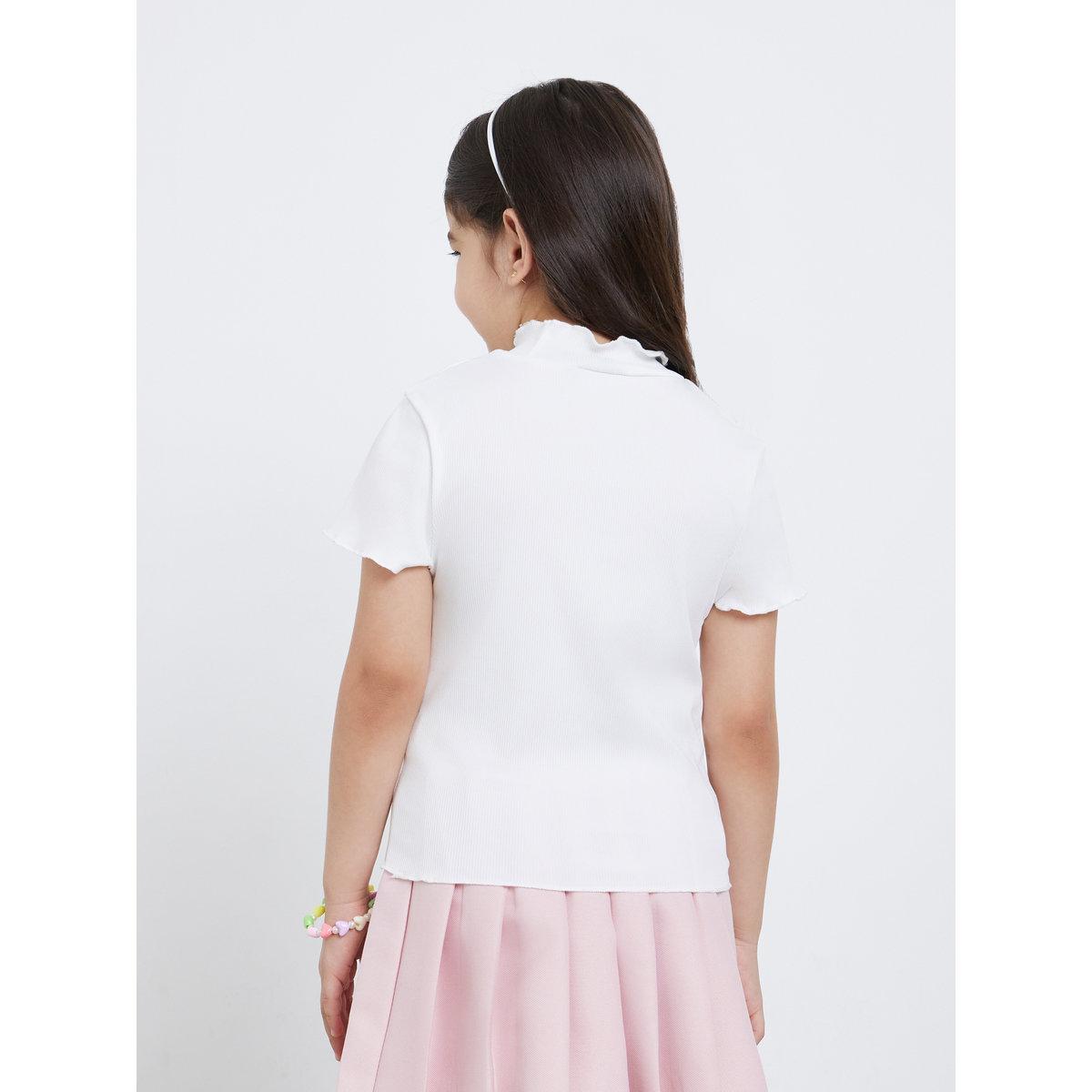 تيشيرت بياقة عالية وتفاصيل مُضلعة-girls-clothing-tshirts-image-4