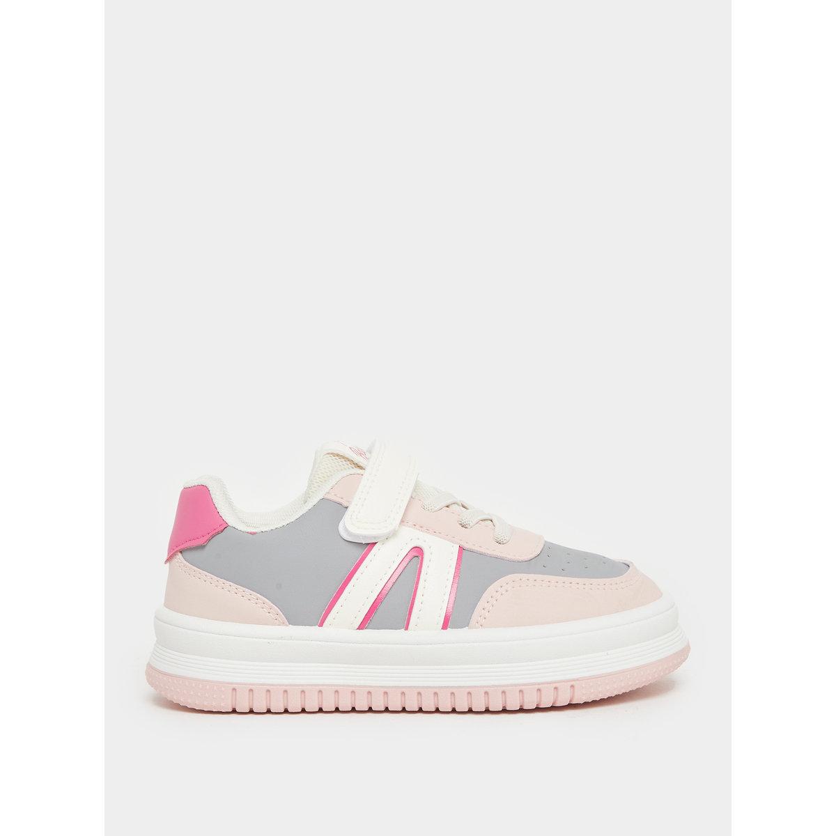حذاء سنيكرز بتفاصيل ألواح مُتباينة-girls-shoes-sneakers-image-1