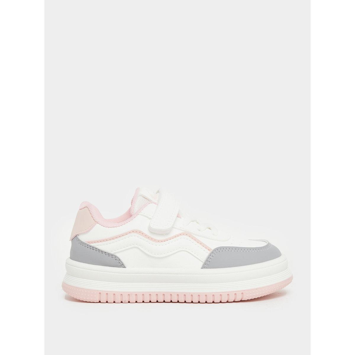 حذاء سنيكرز بتفاصيل ألواح مُتباينة-girls-shoes-sneakers-image-1