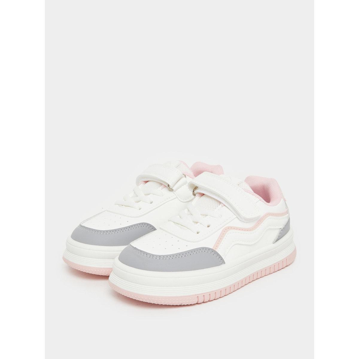 حذاء سنيكرز بتفاصيل ألواح مُتباينة-girls-shoes-sneakers-image-2