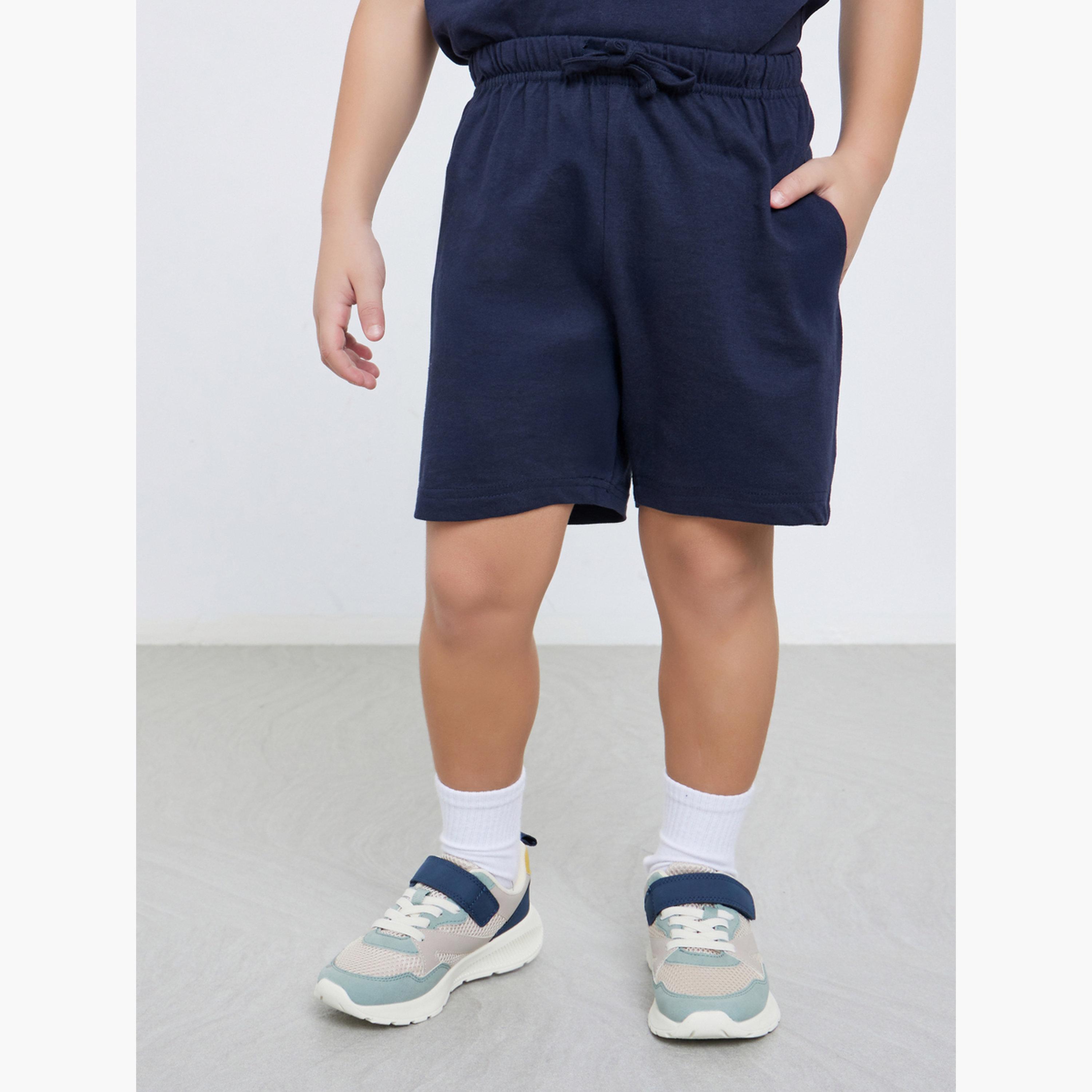 ستايلي - طقم تي شيرت وشورت نقشة جرافيكية للأولاد-boys-clothing-setsandcoords-image-6