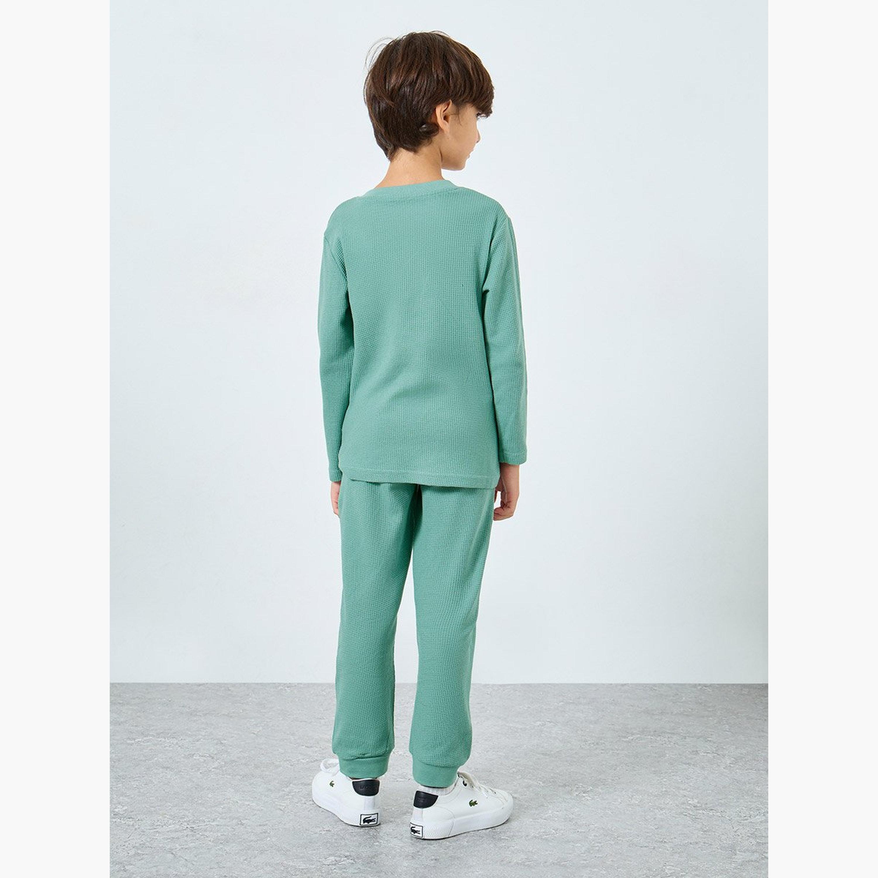 طقم من بنطال جوغر وتيشيرت محبوك بنسيج وافل-boys-clothing-setsandcoords-image-6