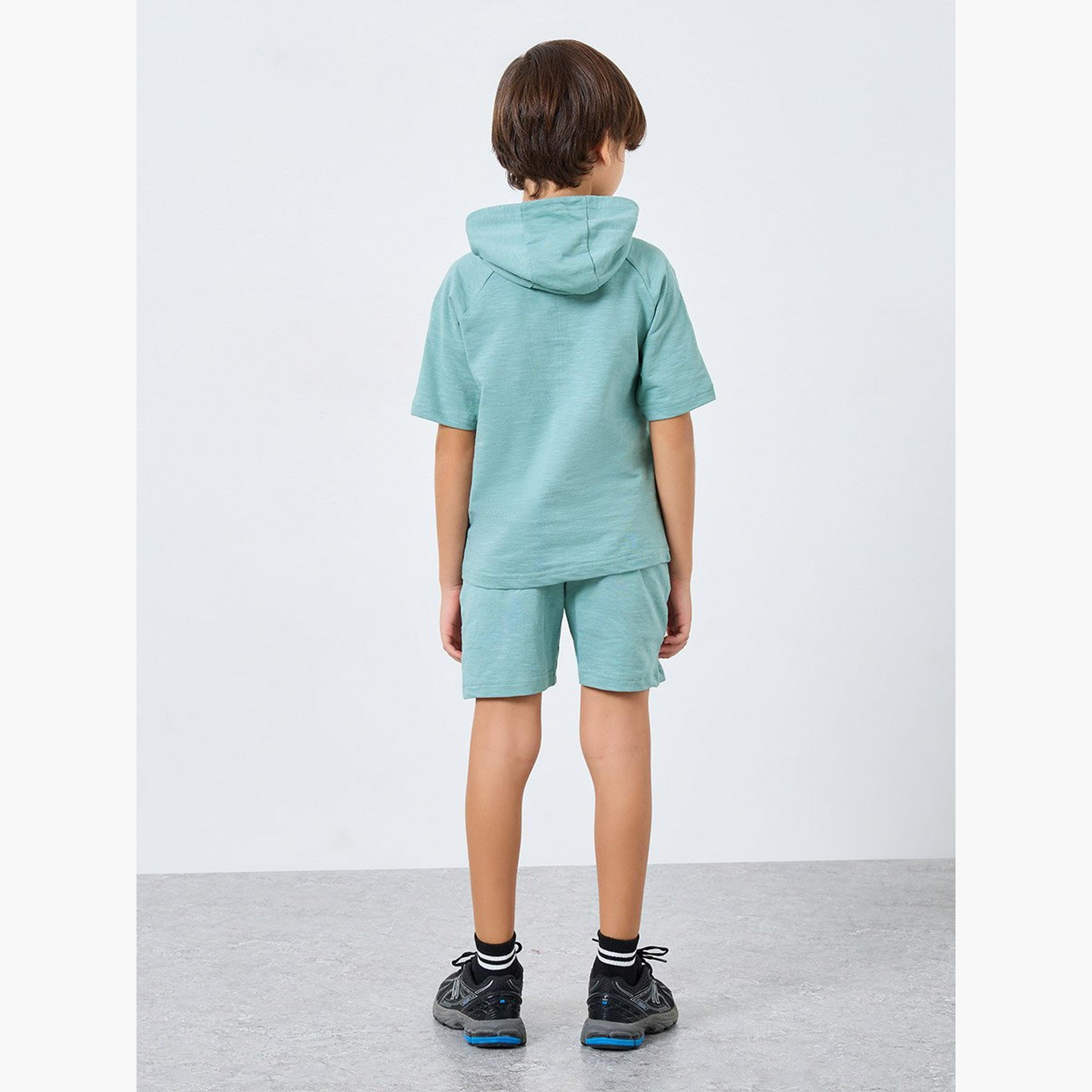 طقم منسق من شورت وتيشيرت بياقة هودي-boys-clothing-setsandcoords-image-4