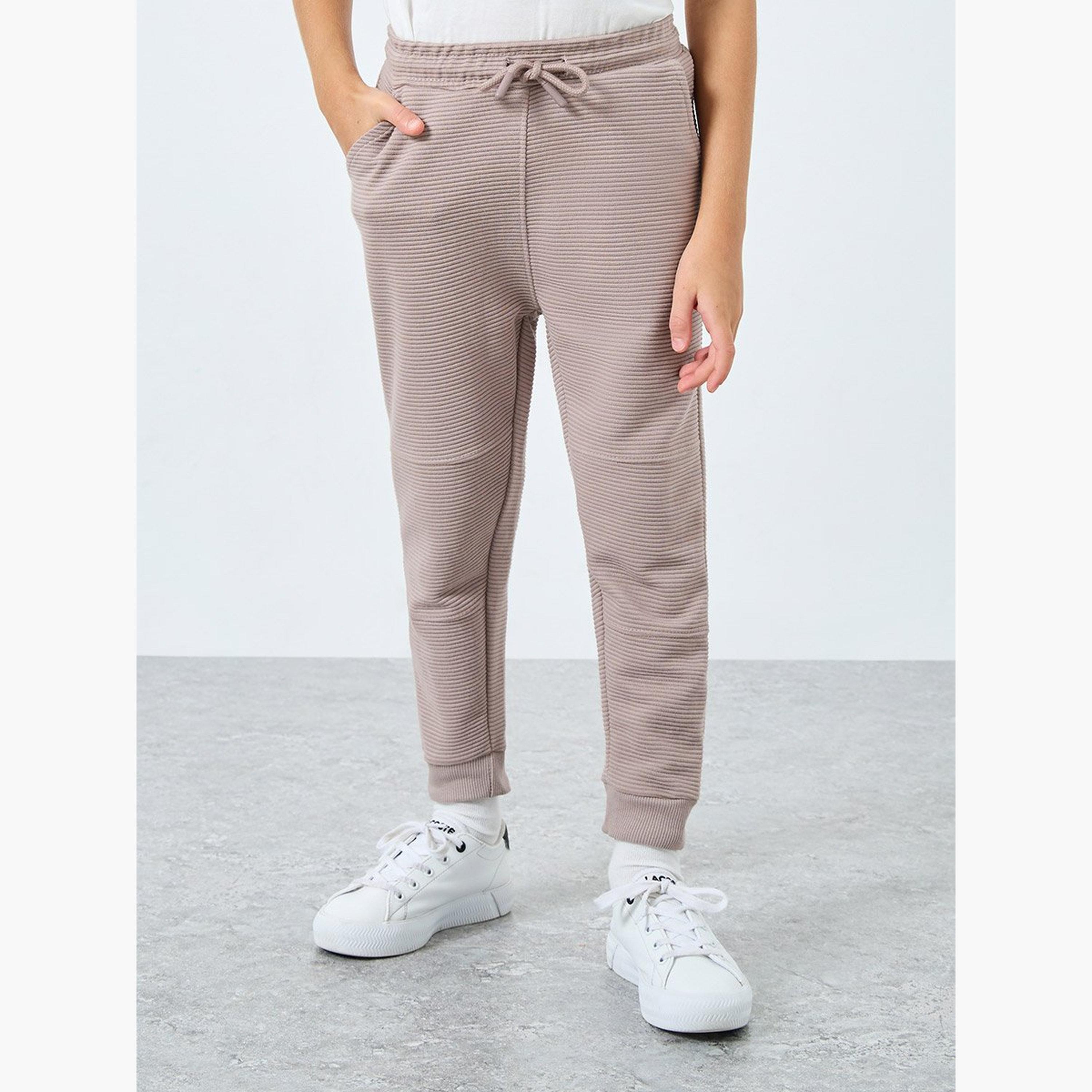 بنطال جوغرز بتفاصيل بارزة الملمس-boys-clothing-bottoms-joggersandtrackpants-image-1