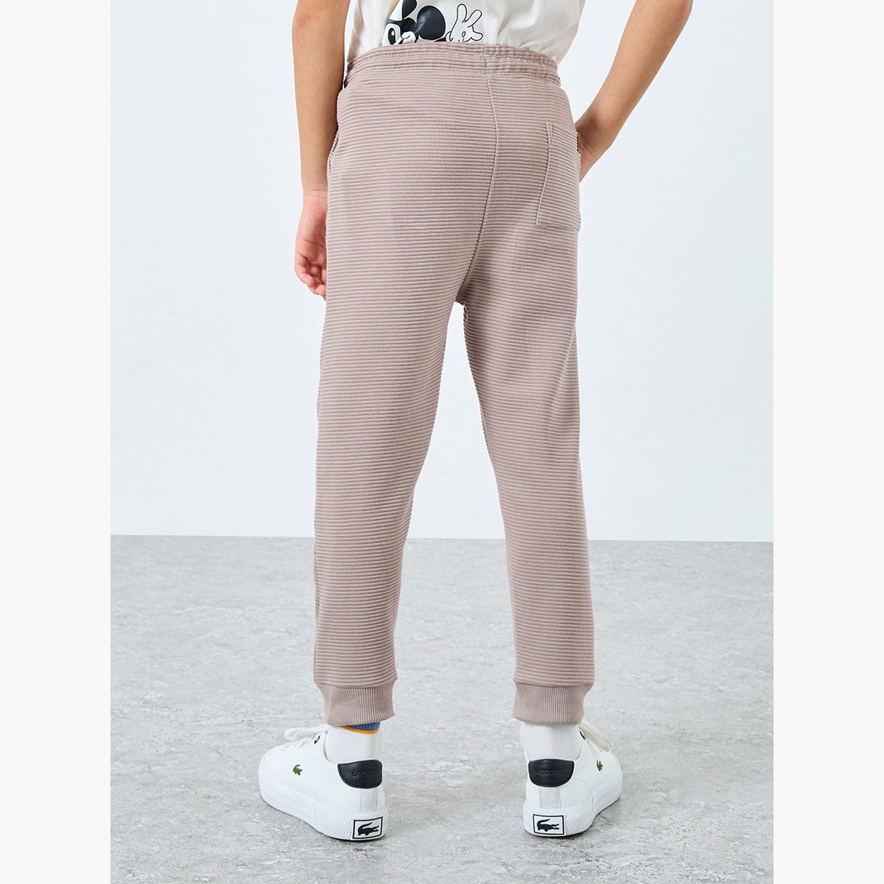 بنطال جوغرز بتفاصيل بارزة الملمس-boys-clothing-bottoms-joggersandtrackpants-image-4