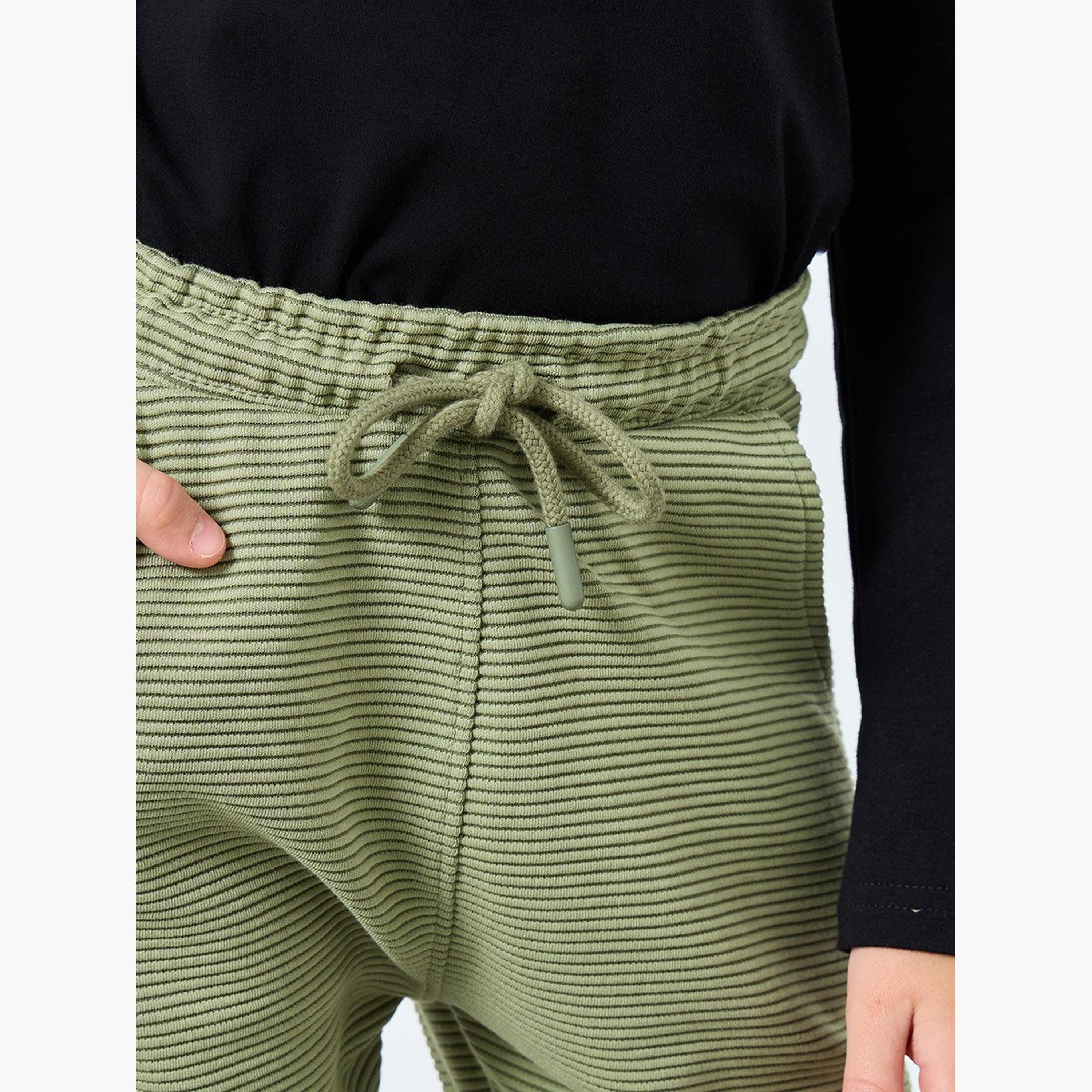 بنطال جوغرز بتفاصيل بارزة الملمس-boys-clothing-bottoms-joggersandtrackpants-image-3
