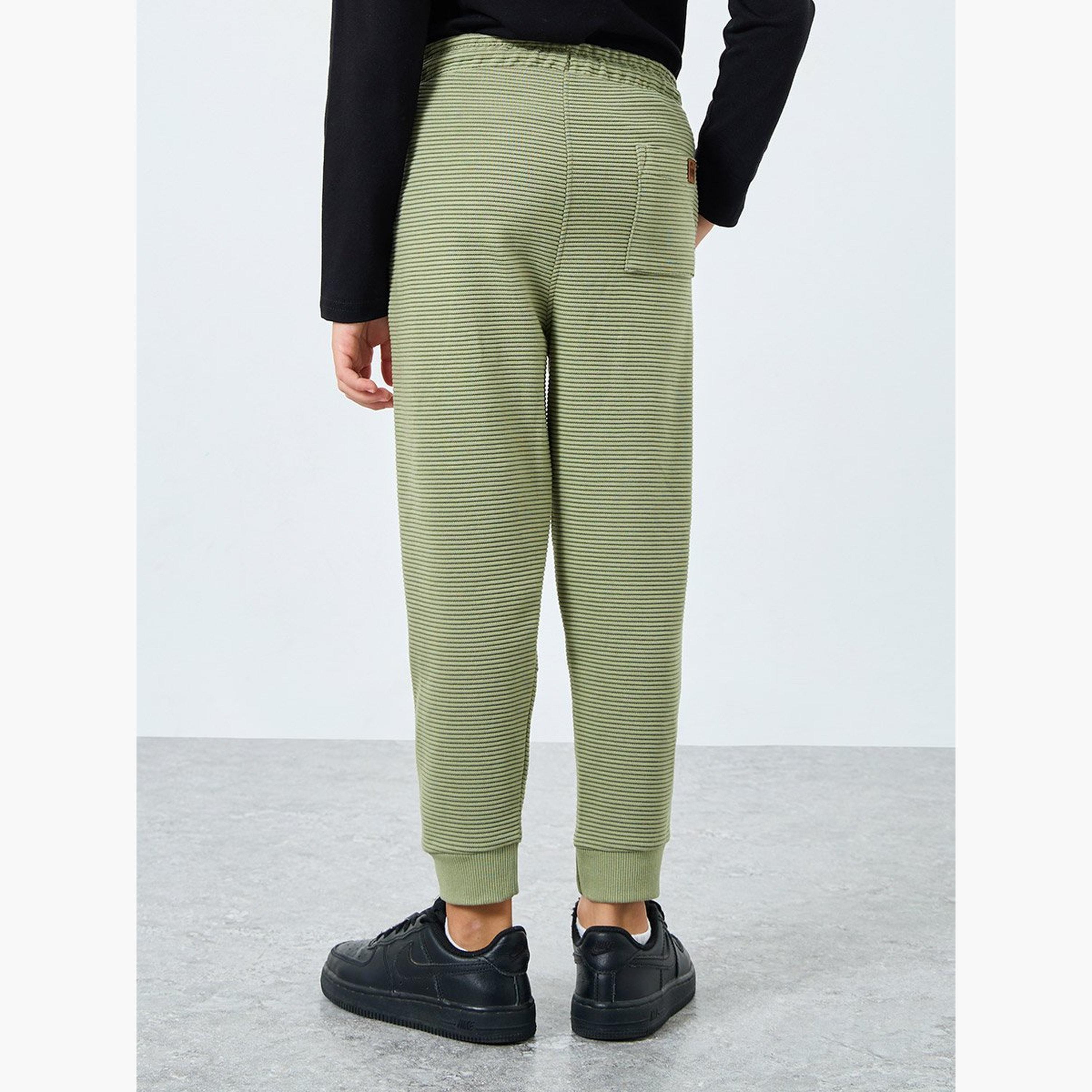 بنطال جوغرز بتفاصيل بارزة الملمس-boys-clothing-bottoms-joggersandtrackpants-image-4