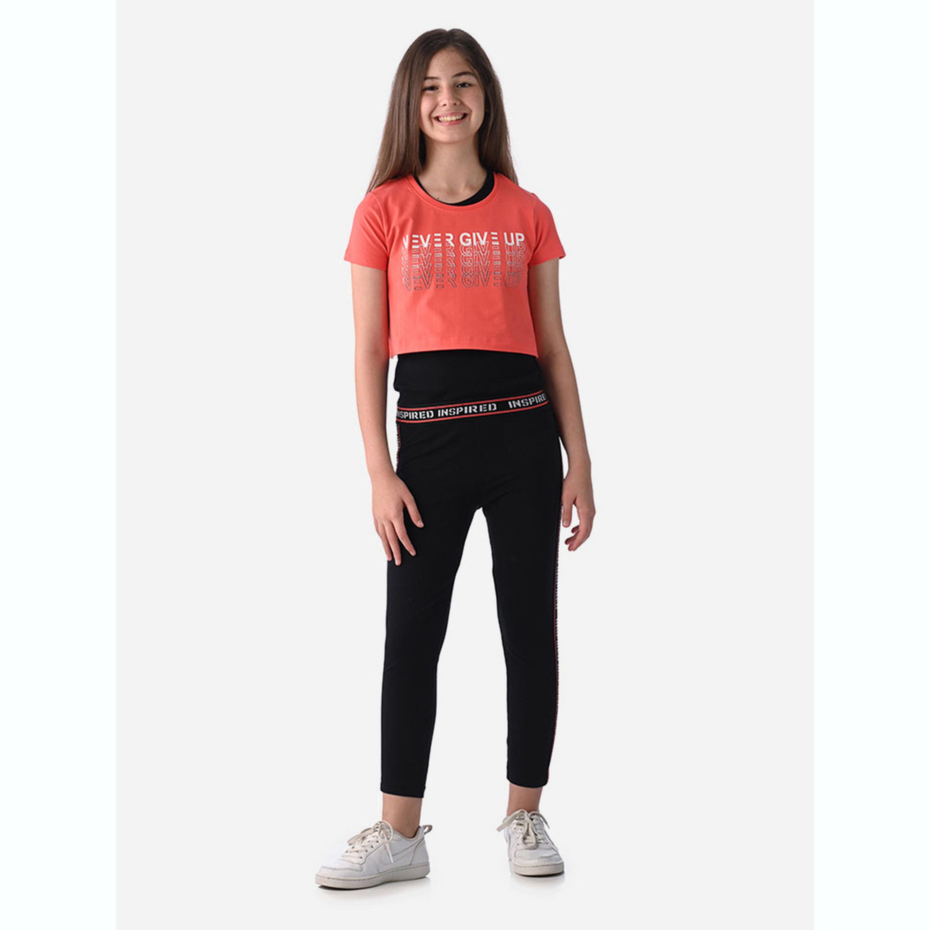 مجموعة من جوغر وتيشيرت بطبعة كتابة-girls-clothing-setsandcoords-image-1