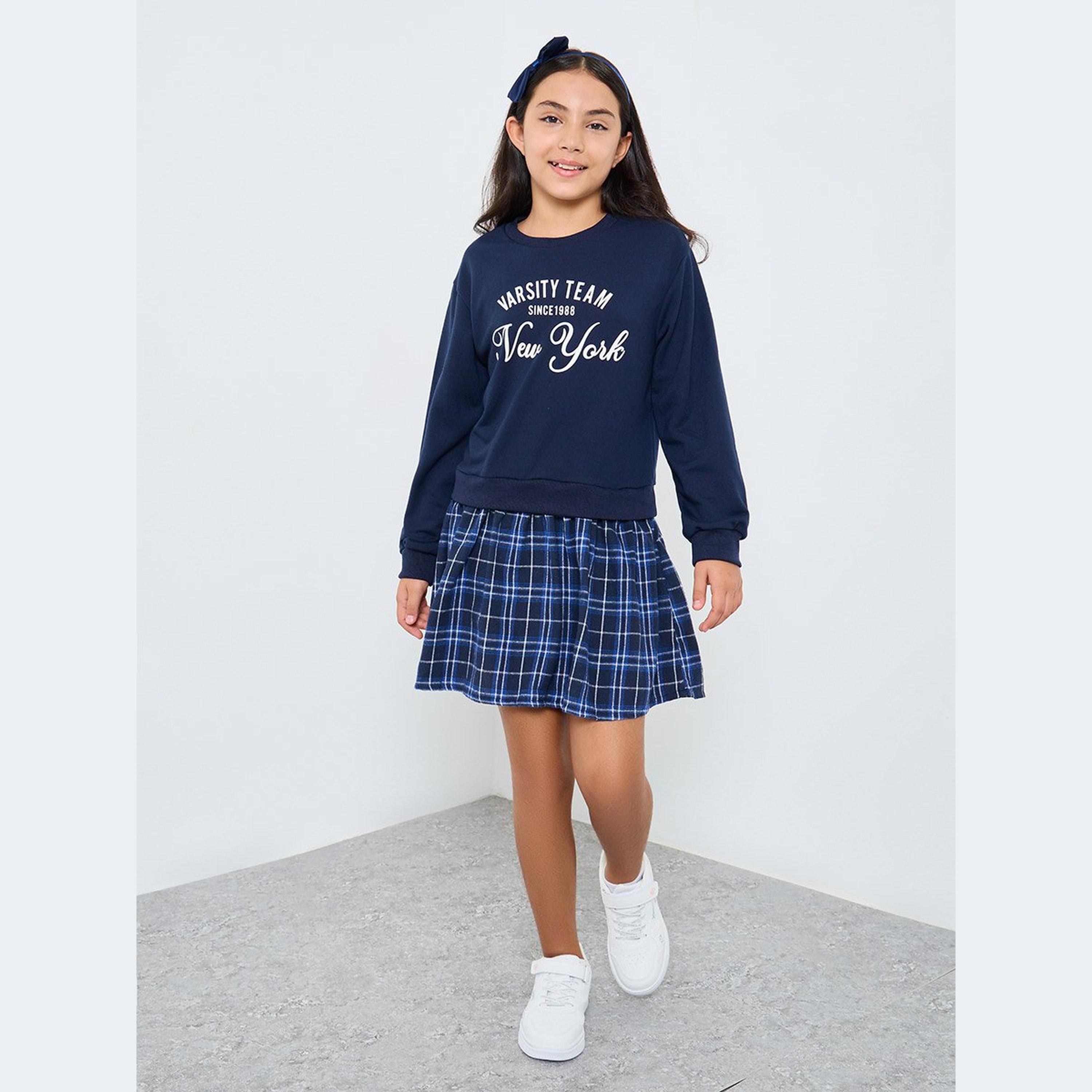 فستان سويت شيرت بطبعة فارسيتي-girls-clothing-dressesandjumpsuits-image-1