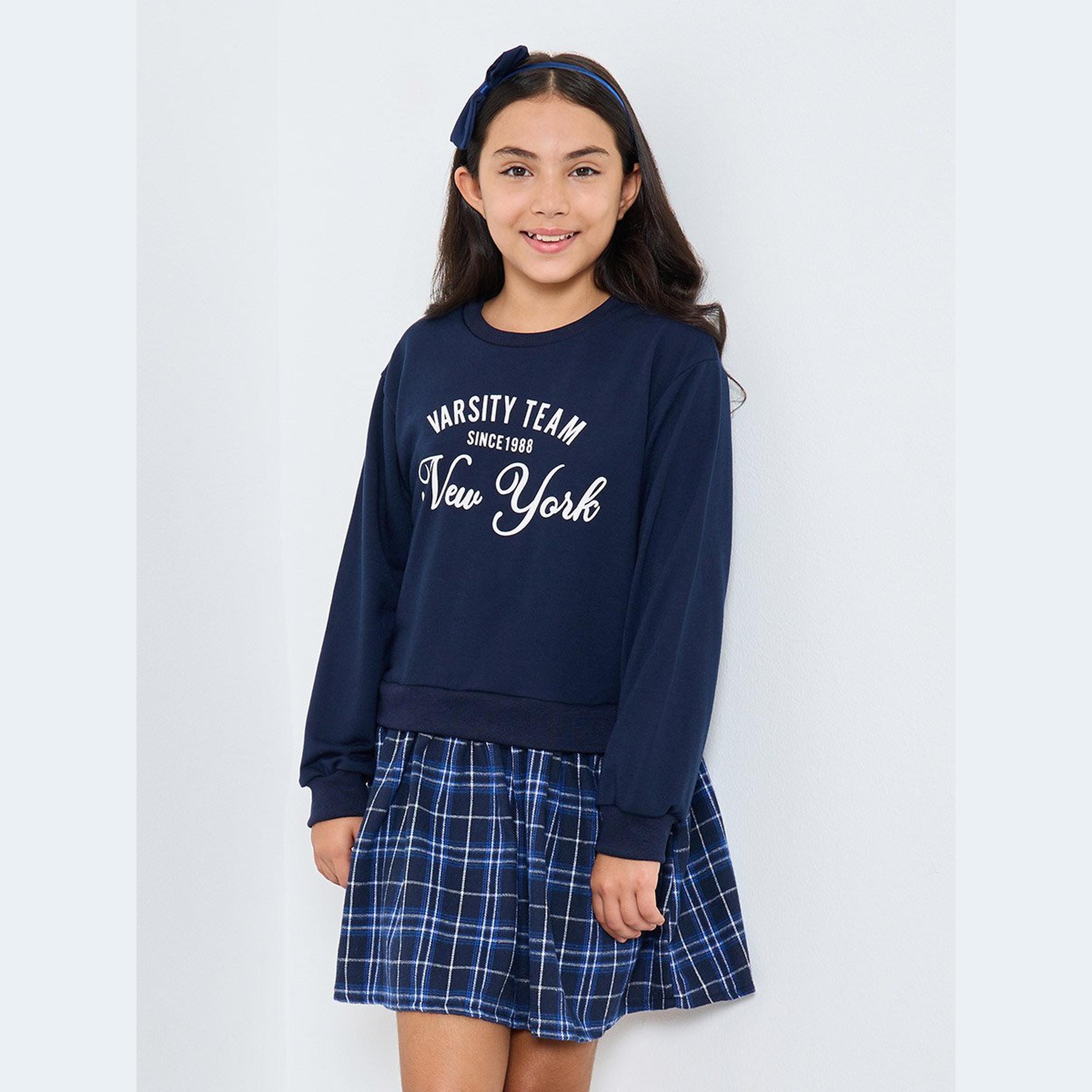 فستان سويت شيرت بطبعة فارسيتي-girls-clothing-dressesandjumpsuits-image-2