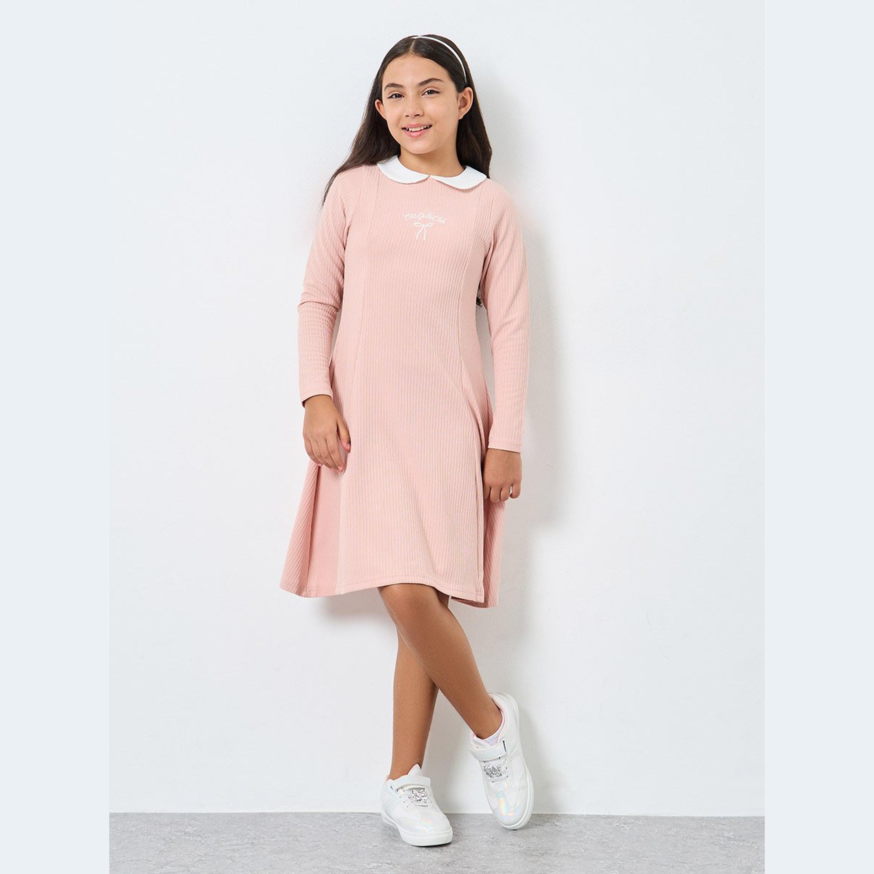 فستان محبوك بتفاصيل بارزة الملمس-girls-clothing-dressesandjumpsuits-image-1