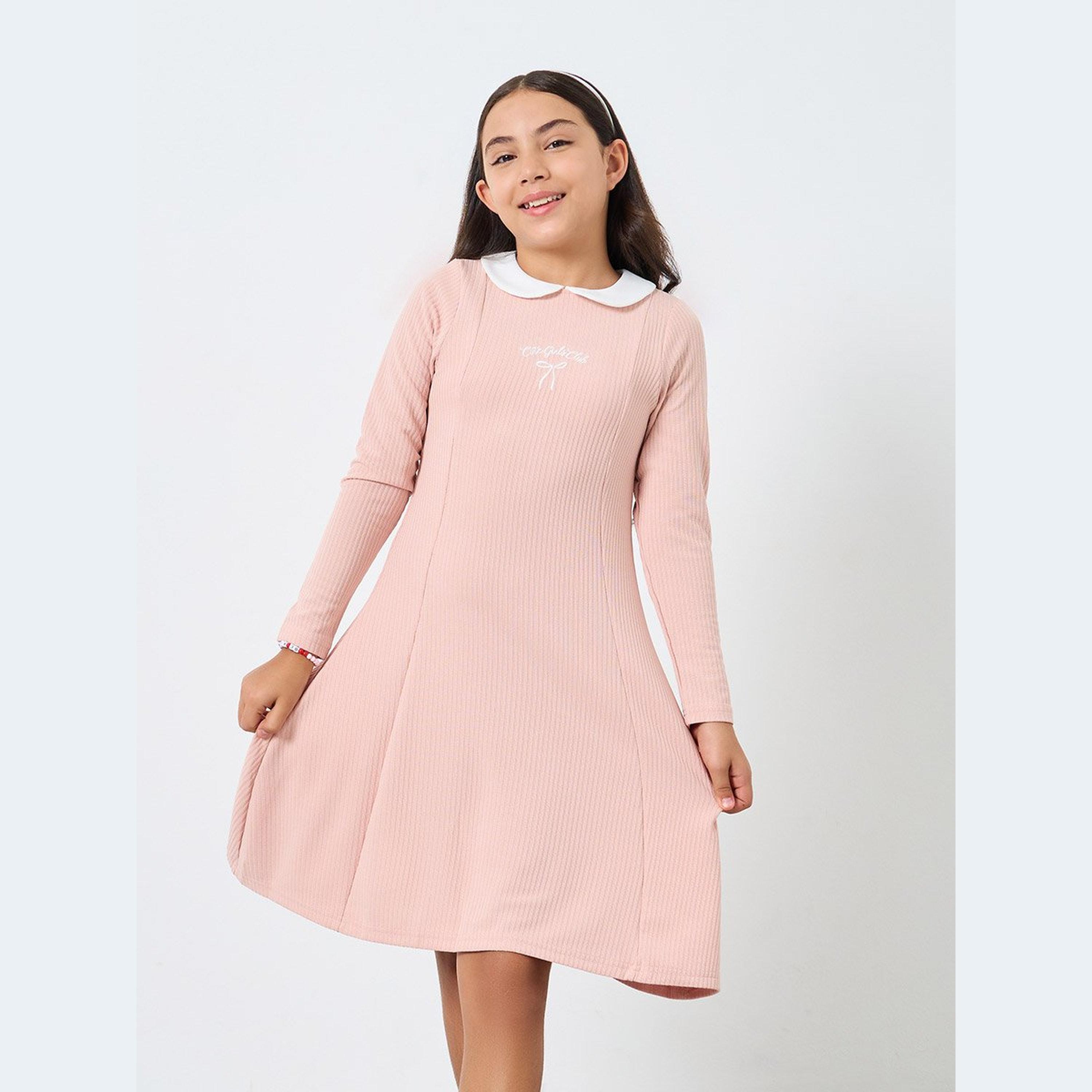 فستان محبوك بتفاصيل بارزة الملمس-girls-clothing-dressesandjumpsuits-image-2