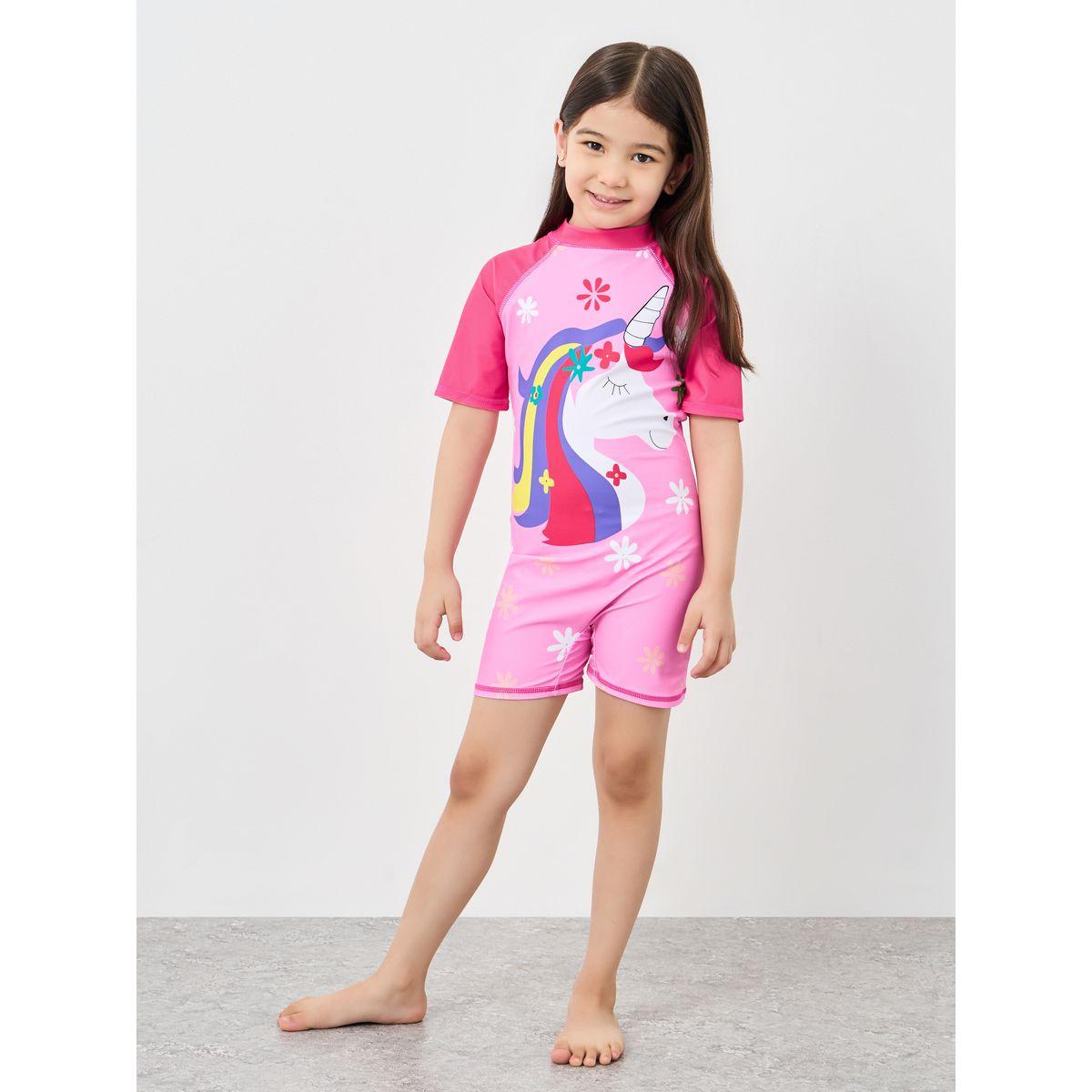 بدلة سباحة بطبعة جرافيك مع كاب-sports-girls-clothing-sets-image-1