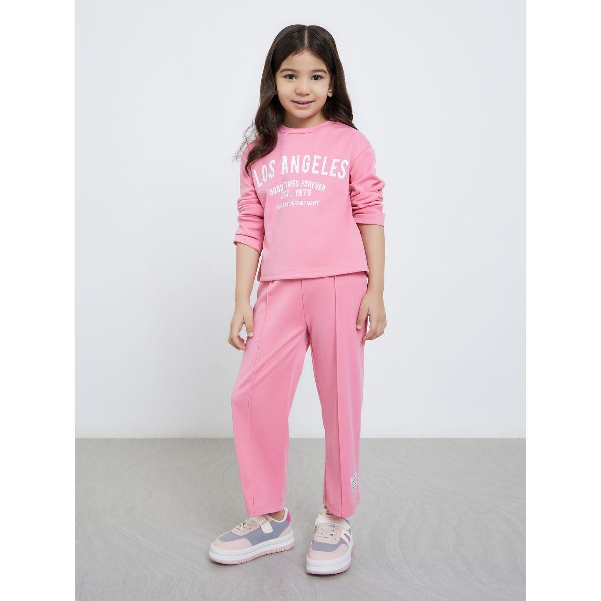 مجموعة من جوغر وبلوزة بطبعة كتابة-girls-clothing-setsandcoords-image-1