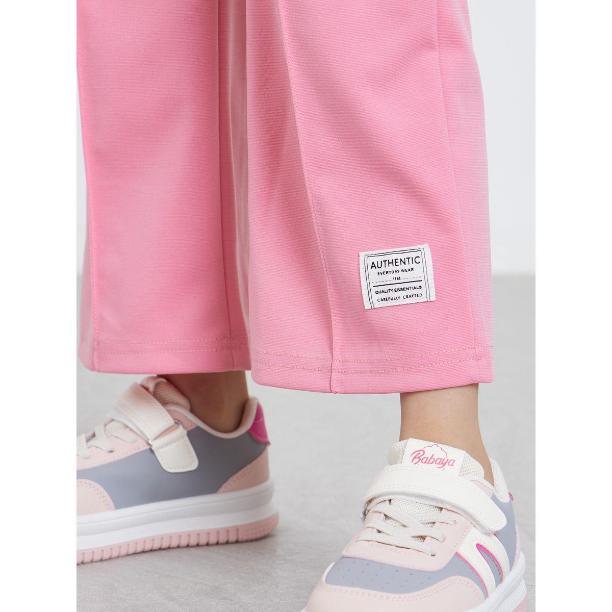 مجموعة من جوغر وبلوزة بطبعة كتابة-girls-clothing-setsandcoords-image-5