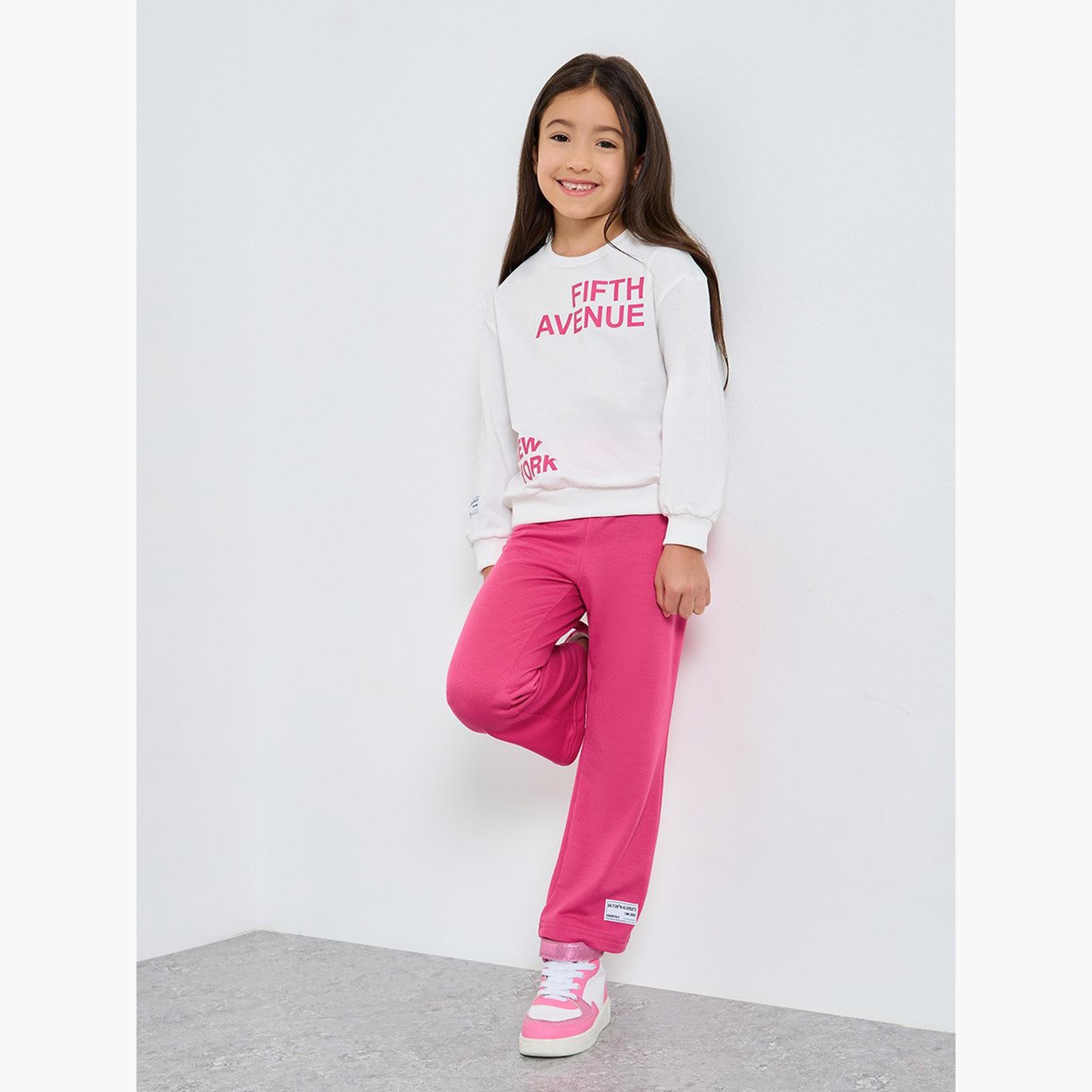 طقم من بنطال وسويت شيرت بطبعة جرافيك-girls-clothing-setsandcoords-image-1