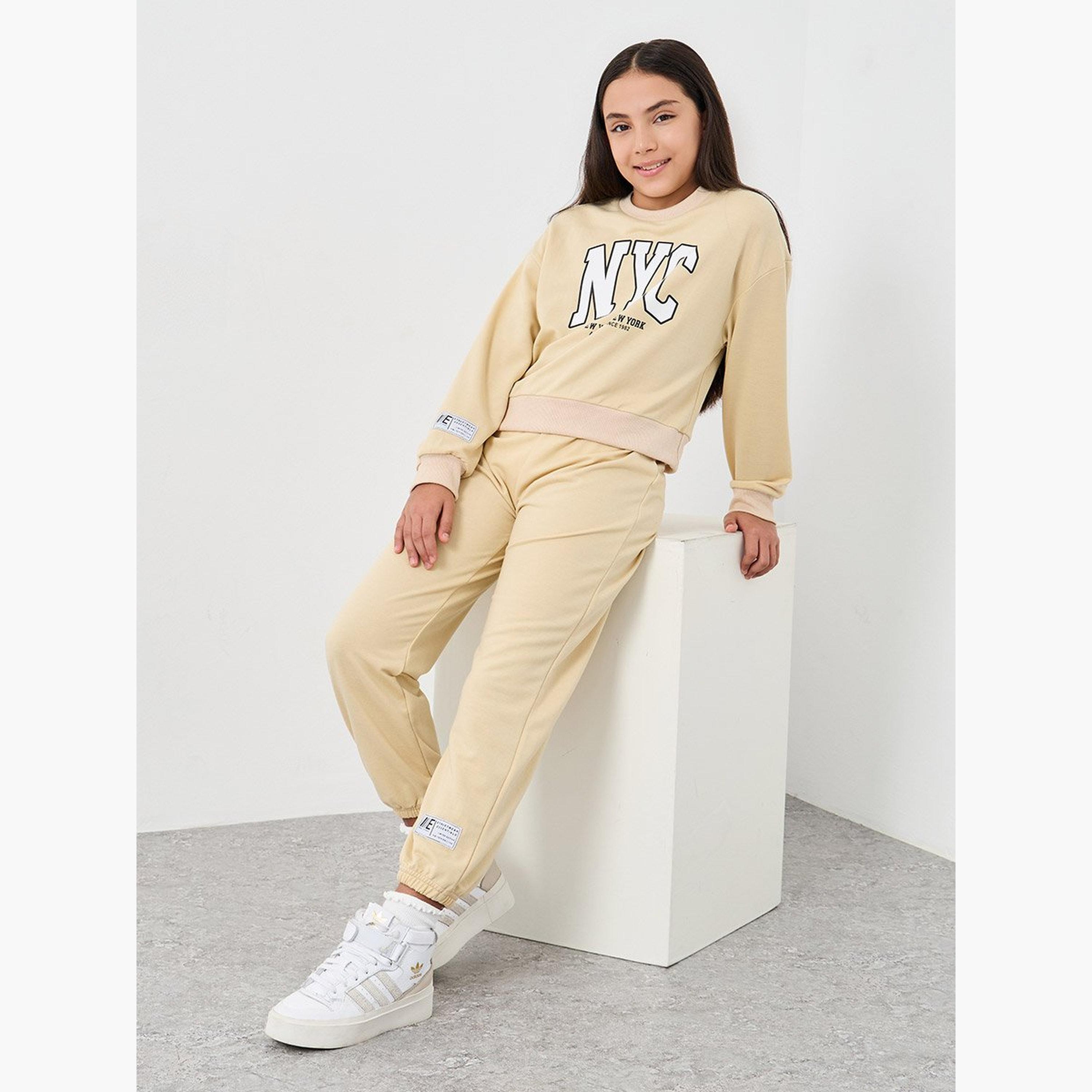 طقم من جوغر وسويت شيرت بطبعة نيويورك-girls-clothing-setsandcoords-image-1