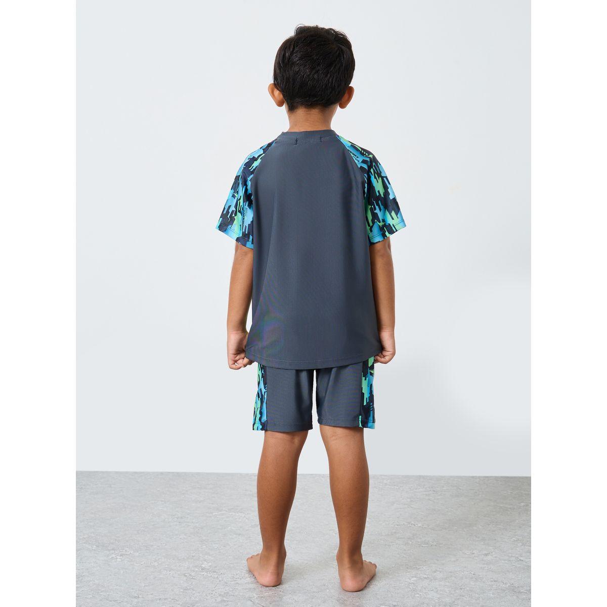 بدلة سباحة من 3 قطع - شورت وتيشيرت مع كاب-boys-clothing-swimwear-image-5