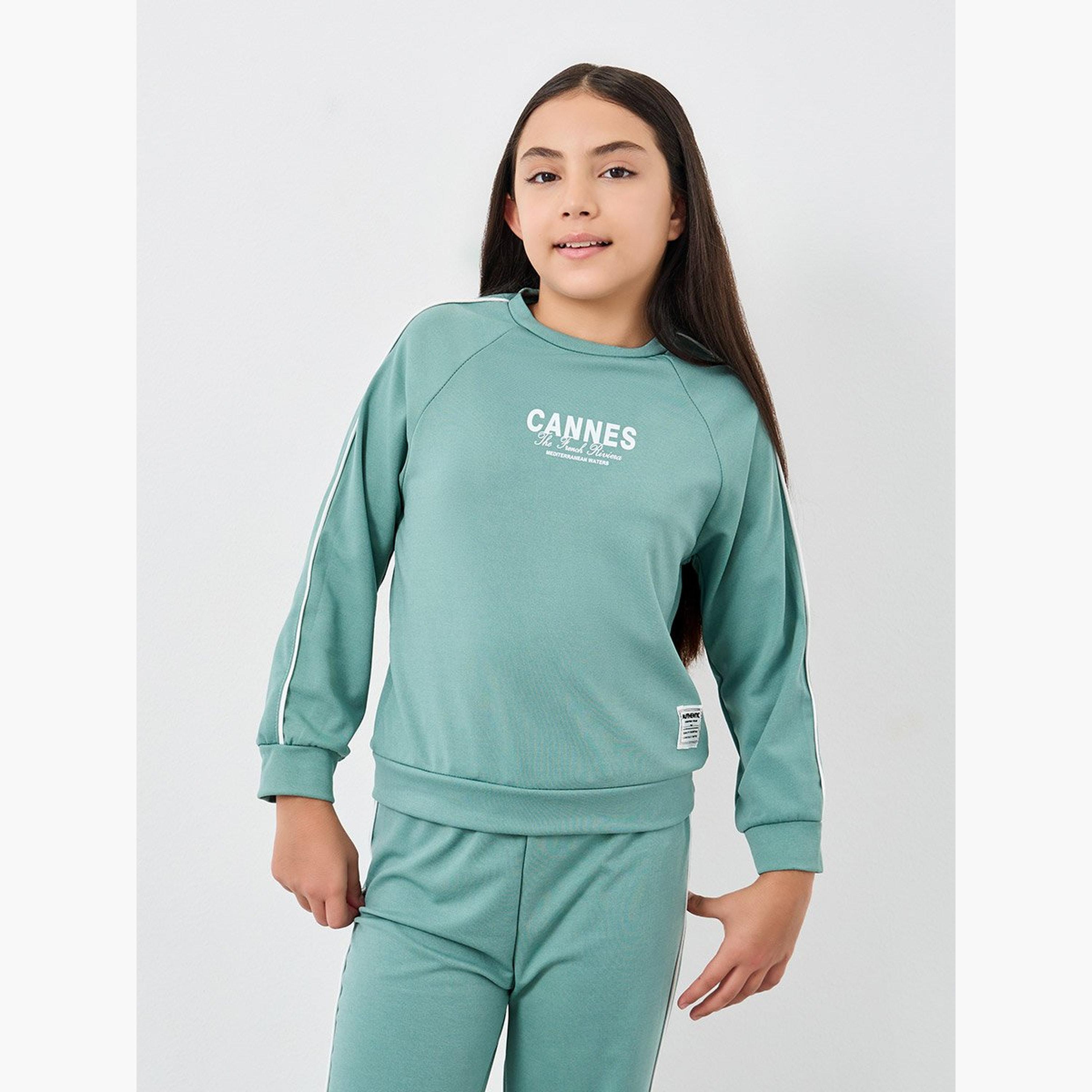 طقم من بنطال وسويت شيرت بطبعة-girls-clothing-setsandcoords-image-3