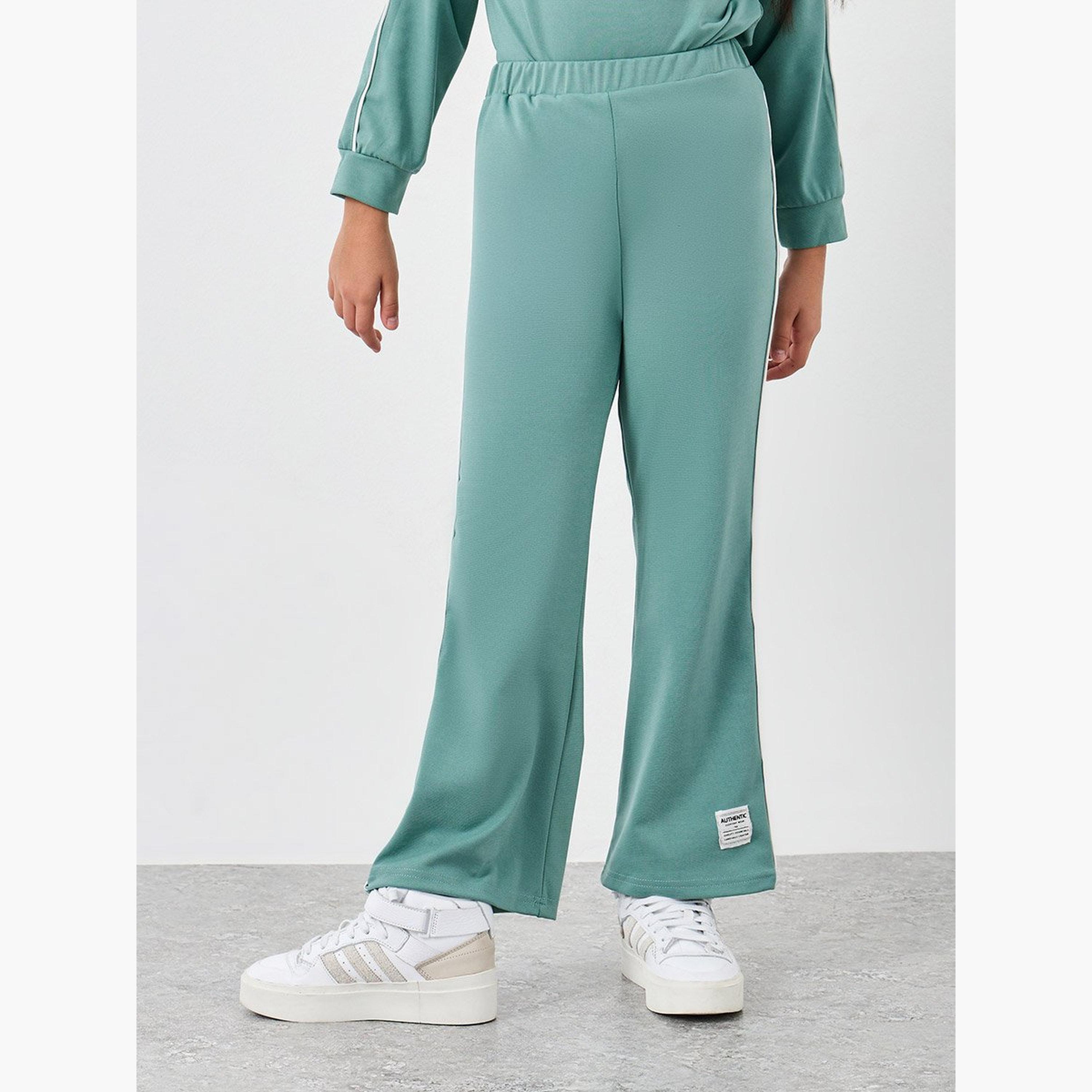 طقم من بنطال وسويت شيرت بطبعة-girls-clothing-setsandcoords-image-6