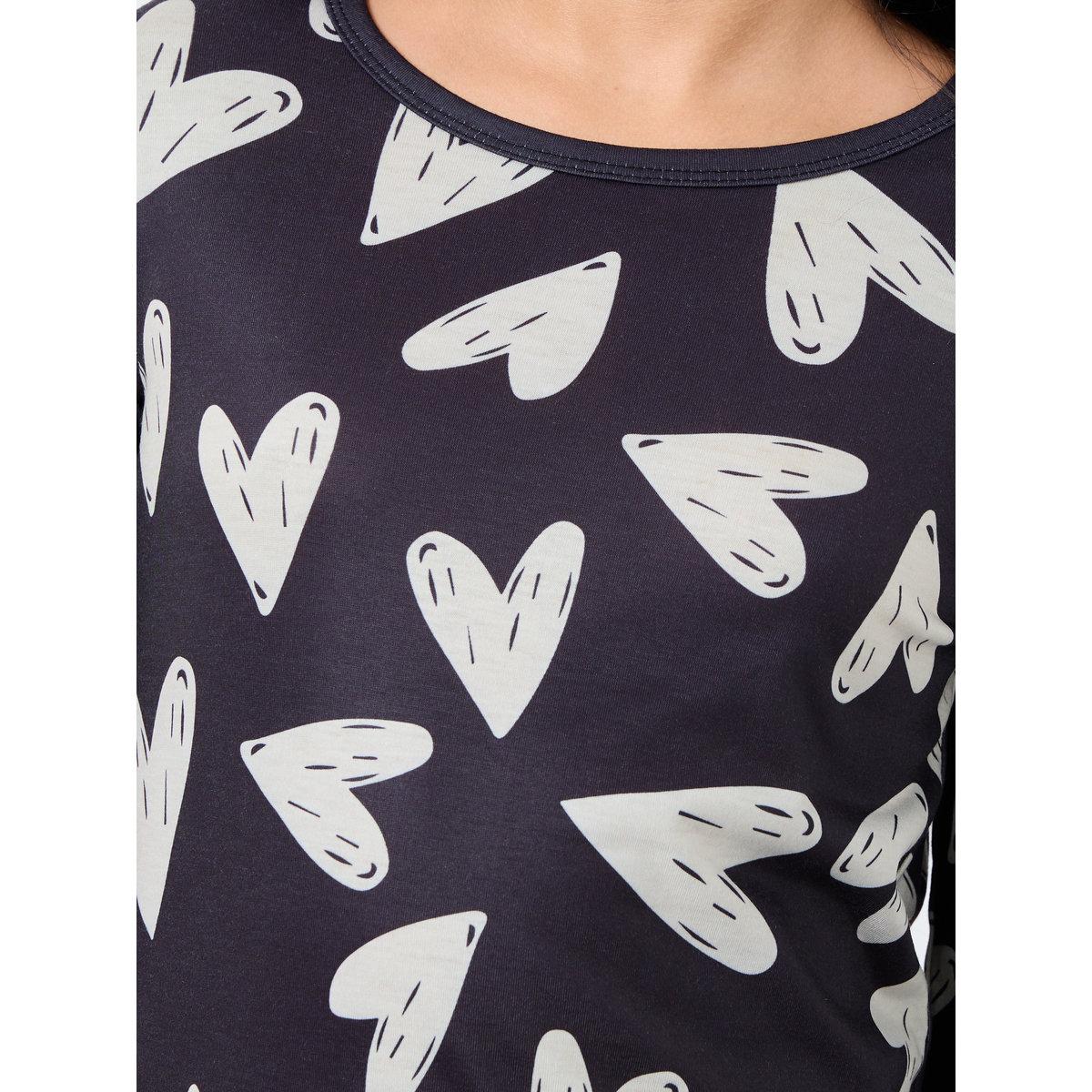 طقم من بنطال بيجاما وتيشيرت بطبعة قلب-girls-clothing-nightwear-image-3