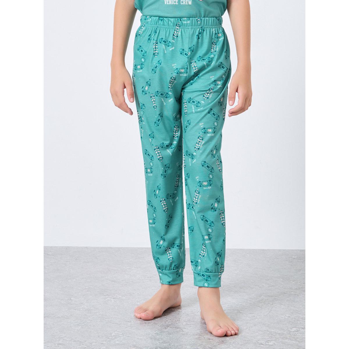 طقم من بنطال بيجاما وتيشيرت بطبعة جرافيك-boys-clothing-nightwear-image-5