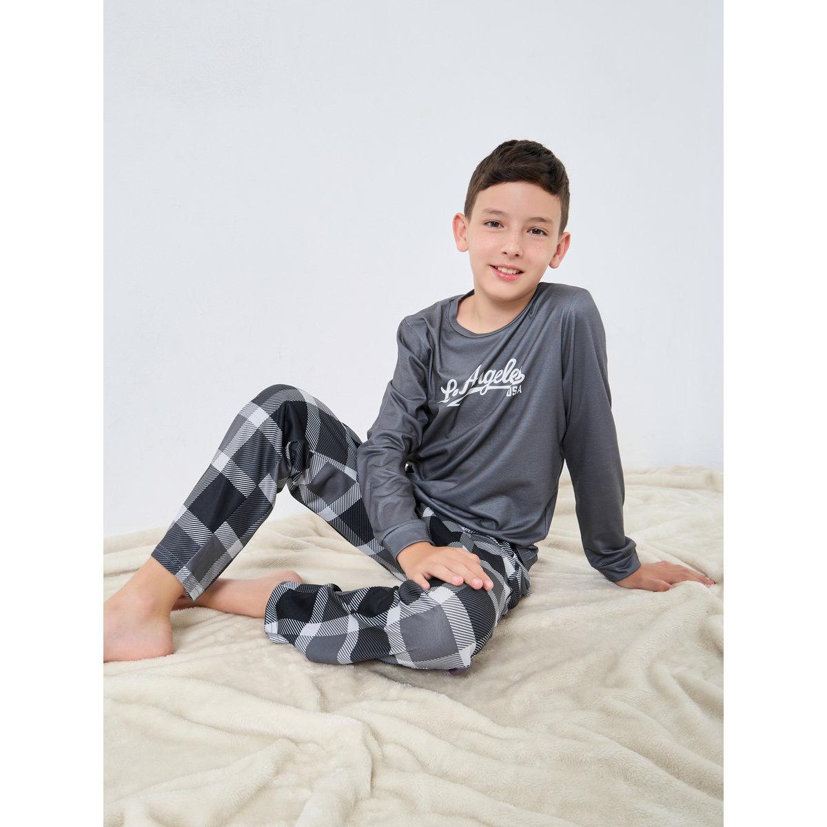 طقم من بنطال بيجاما وتيشيرت بطبعة كتابة-boys-clothing-nightwear-image-1