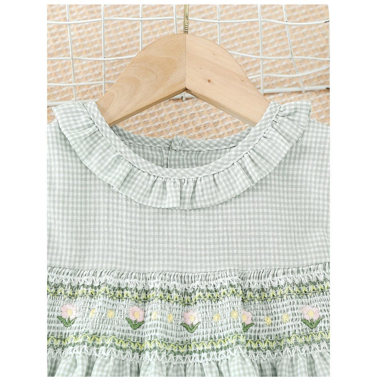 فستان بطبعة مربعات وتفاصيل مُجمعة-girls-clothing-dressesandjumpsuits-image-3