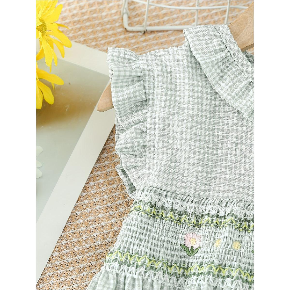 فستان بطبعة مربعات وتفاصيل مُجمعة-girls-clothing-dressesandjumpsuits-image-5