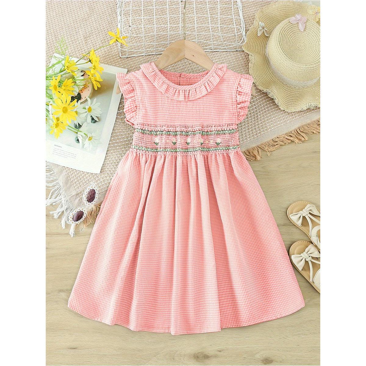فستان بطبعة مربعات وتفاصيل مُجمعة-girls-clothing-dressesandjumpsuits-image-1