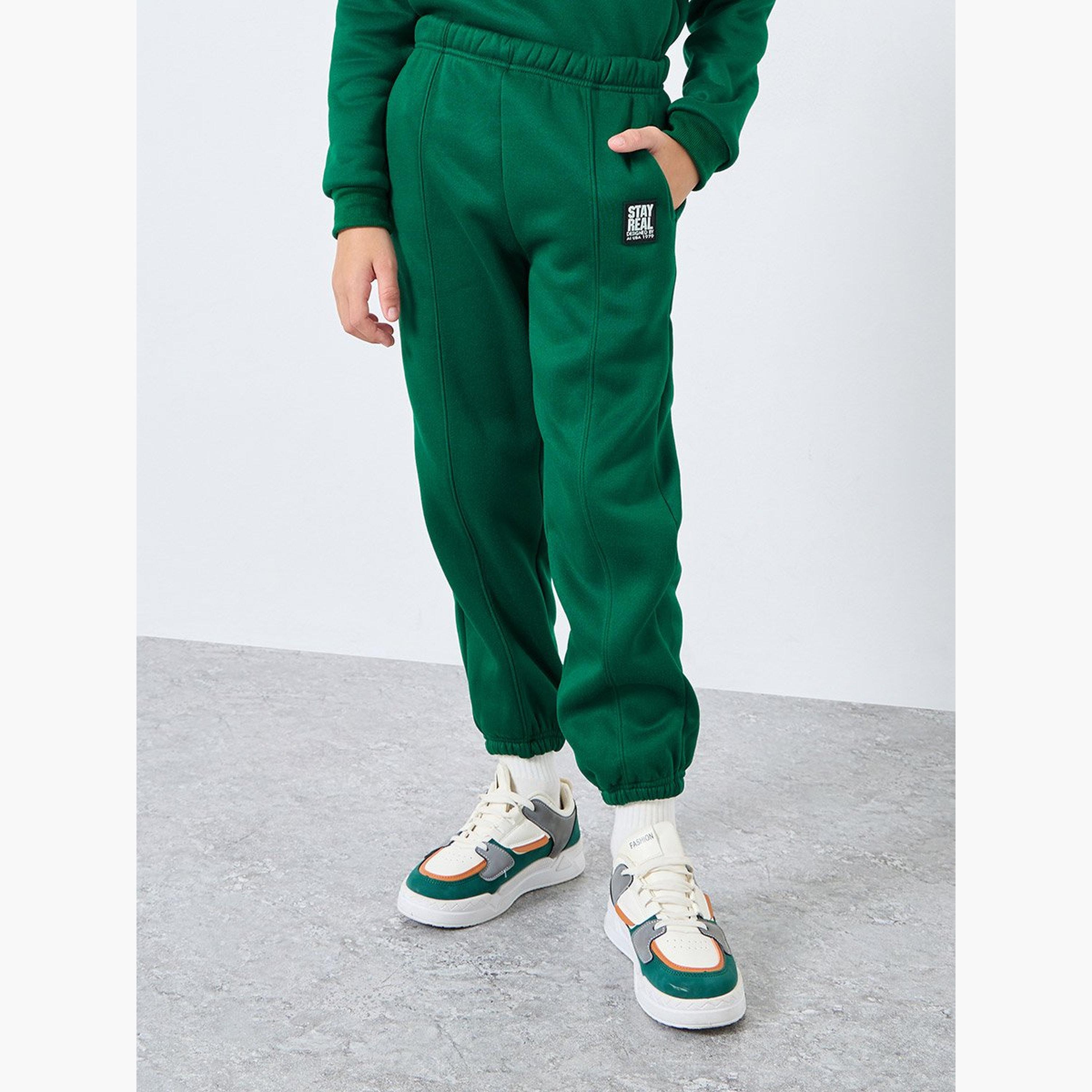 ستايلي - طقم هودي وبنطال رياضي بشعار أخضر داكن للمراهقين-boys-clothing-setsandcoords-image-6