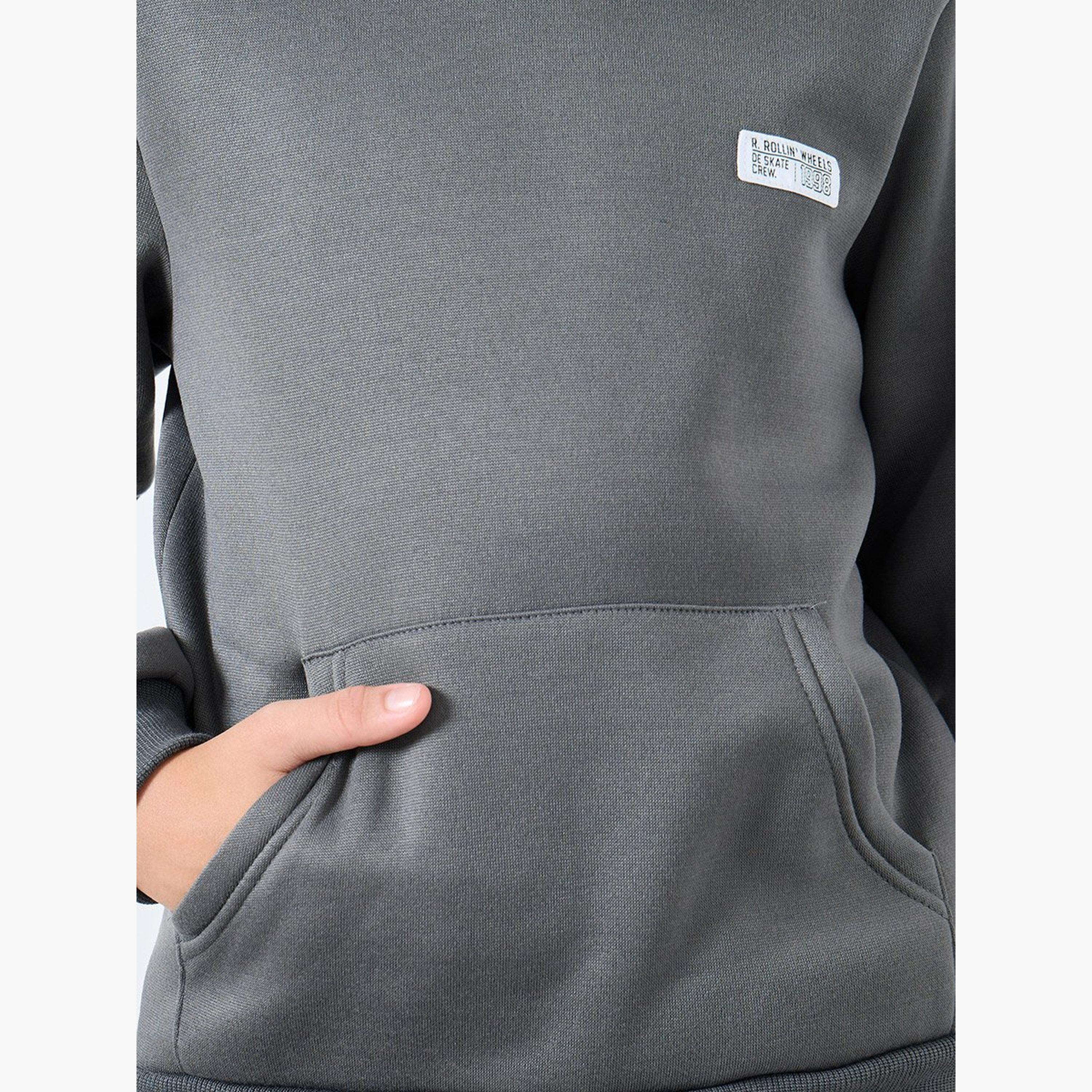 ستايلي - طقم هودي سادة مع جيب وبنطال رياضي-boys-clothing-setsandcoords-image-3