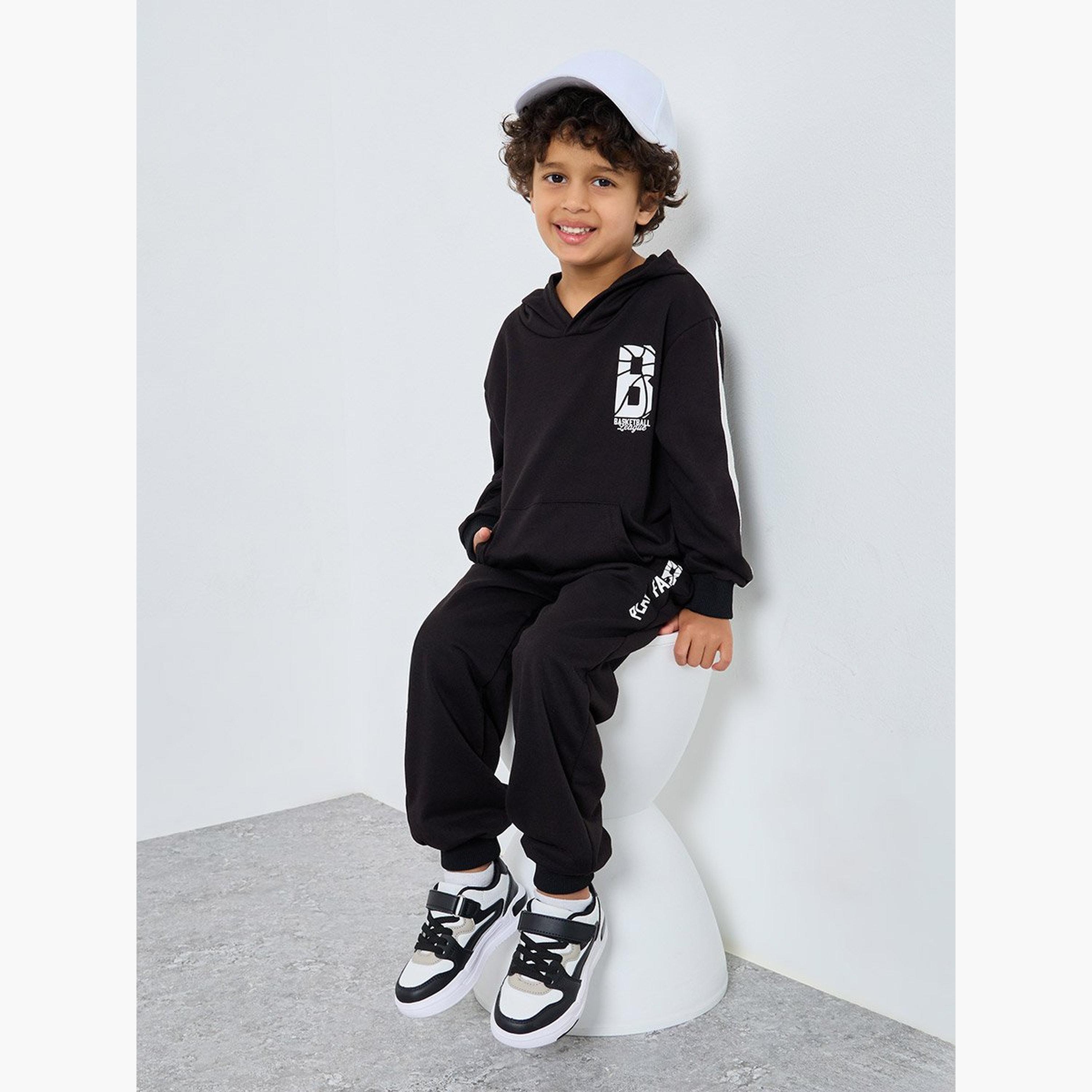 ستايلي - طقم هودي وبنطال رياضي أسود للأولاد-boys-clothing-setsandcoords-image-1