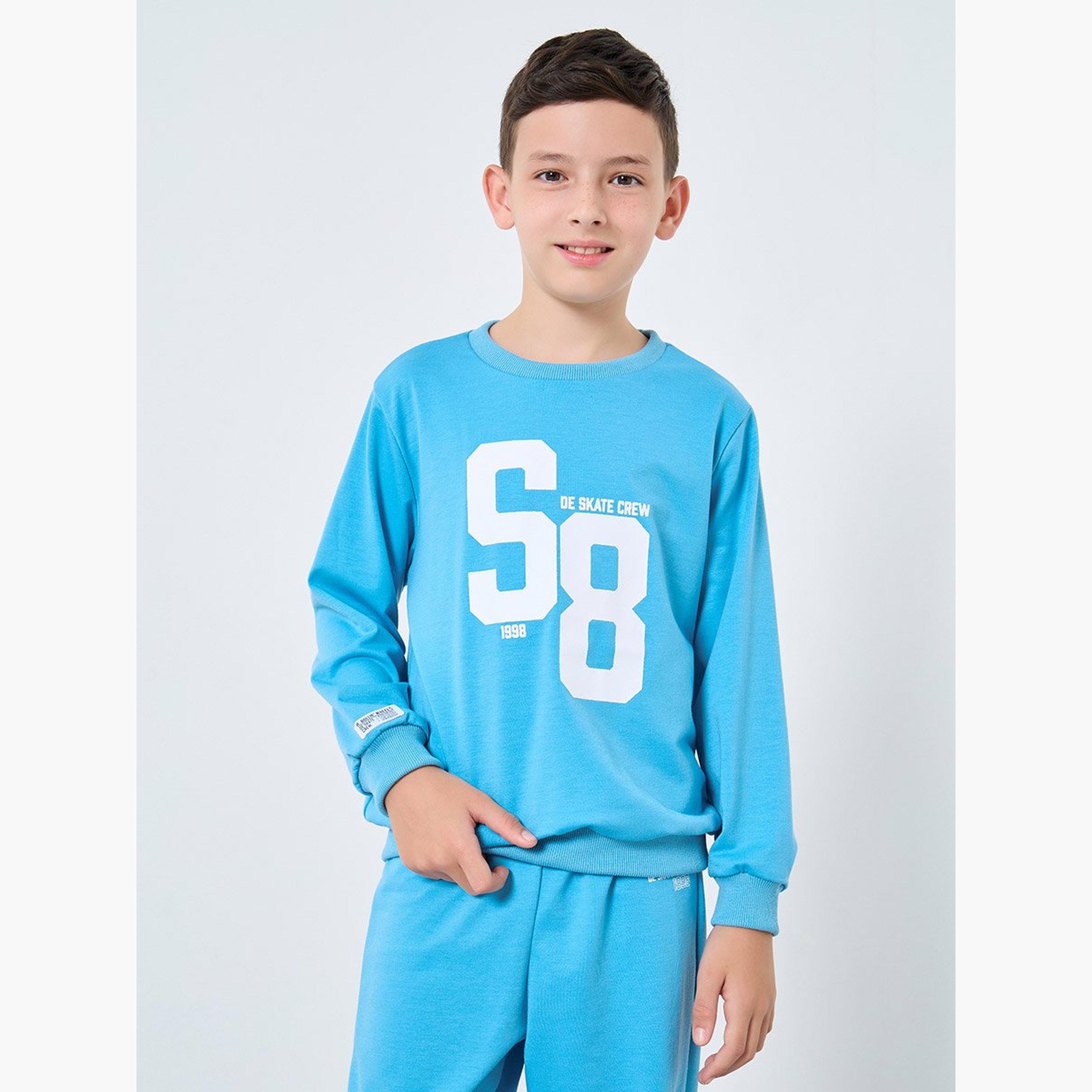 طقم من بنطال جوغر وسويت شيرت بطبعة جرافيك-boys-clothing-setsandcoords-image-2