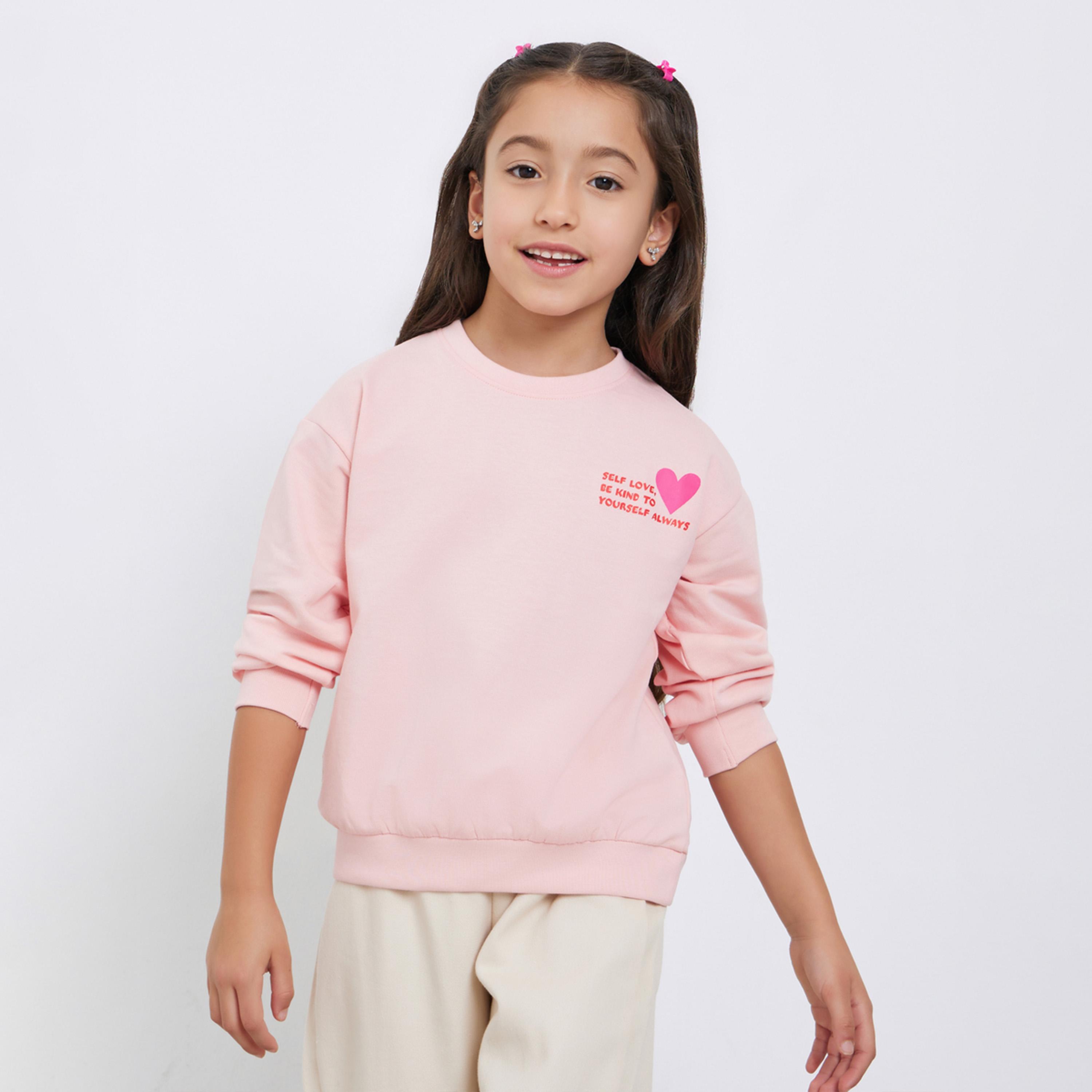 ستايلي - سويت شيرت مطبوع عليه قلب وردي للبنات-girls-clothing-winterwear-sweatshirts-image-1