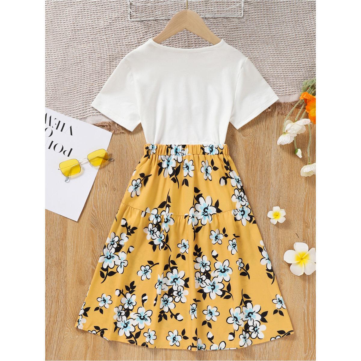 طقم من تنورة وتيشيرت بطبعة جرافيك-girls-clothing-setsandcoords-image-3