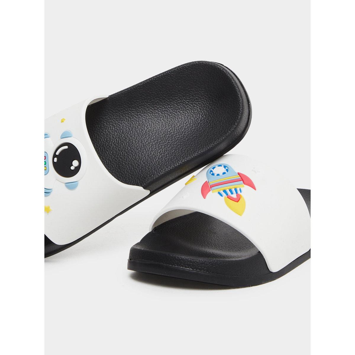 شبشب بطبعة جرافيك-boys-shoes-flipflopsandslides-image-3