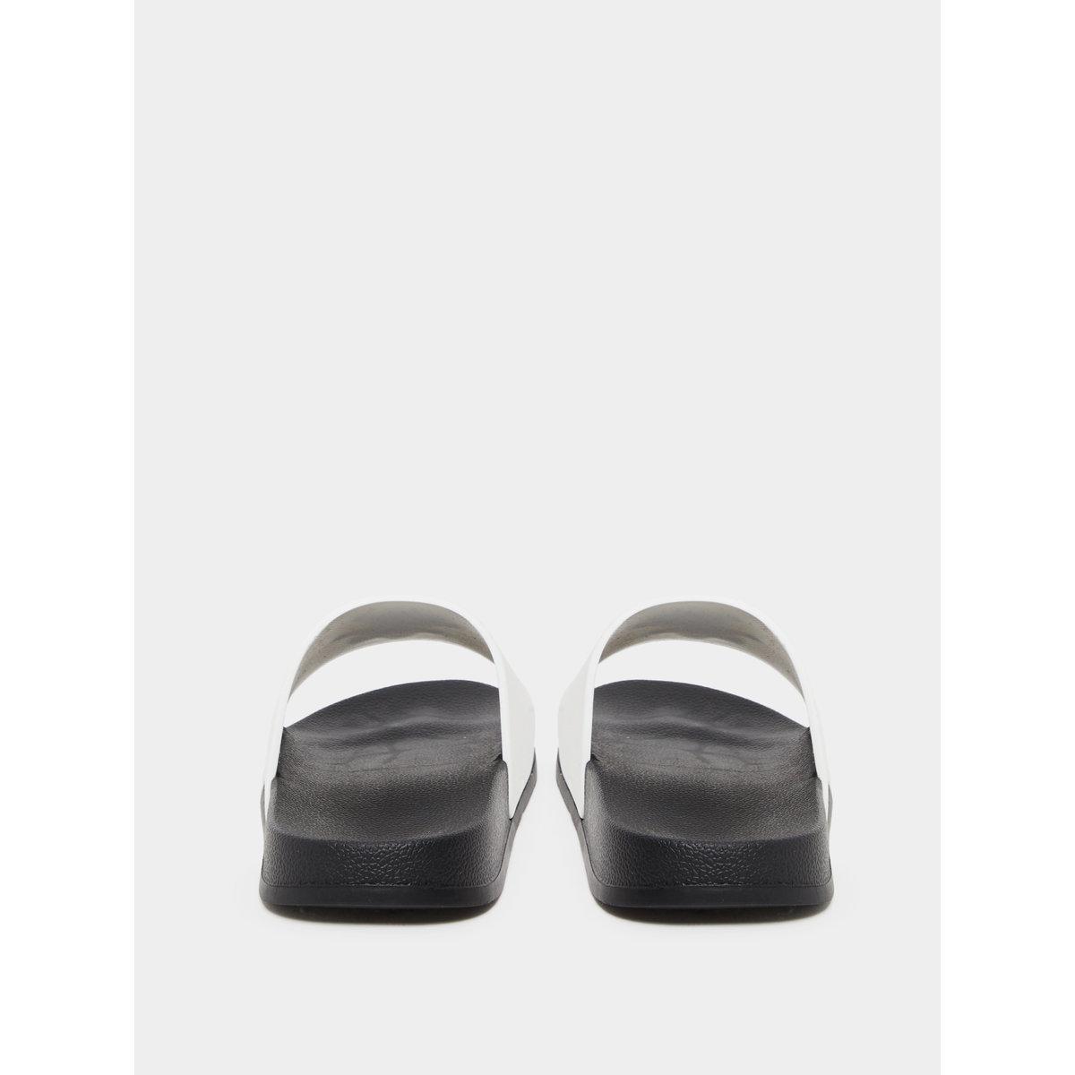 شبشب بطبعة جرافيك-boys-shoes-flipflopsandslides-image-4