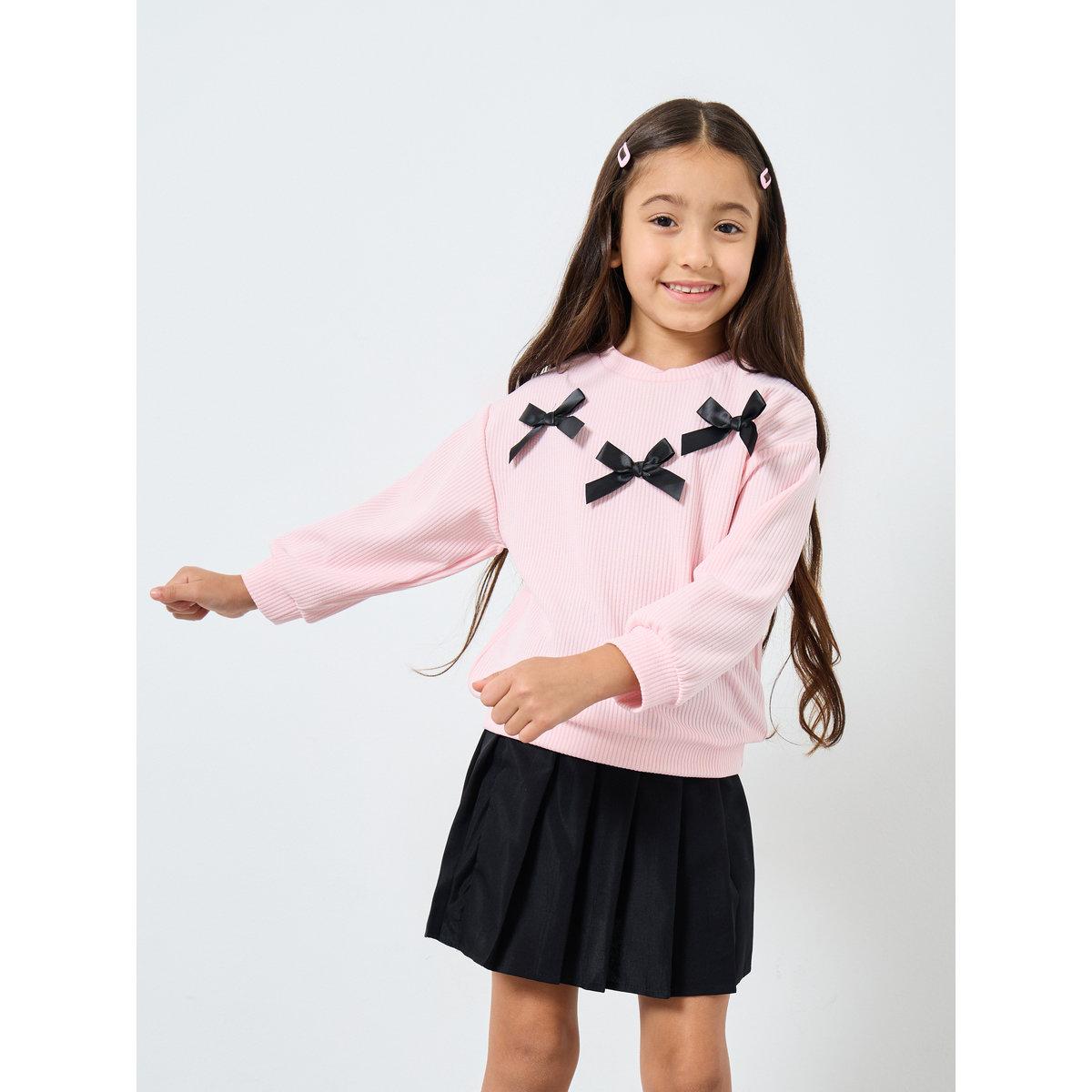 طقم منسق من تنورة وسويت شيرت بتفاصيل فيونكة-girls-clothing-setsandcoords-image-2