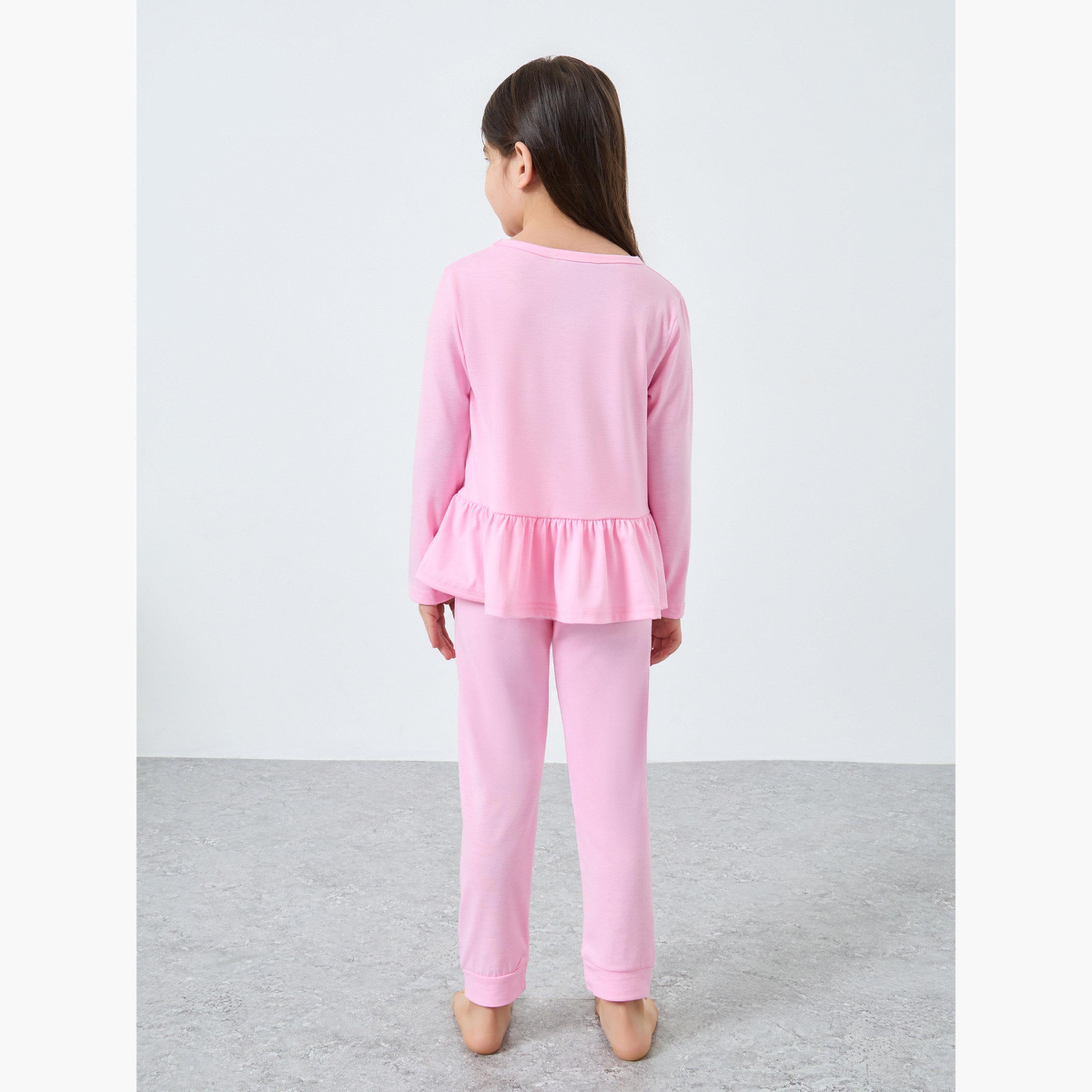 ستايلي - طقم بيجامة وقميص بأكمام طويلة بطبعة جرافيكية لون وردي-girls-clothing-nightwear-image-4