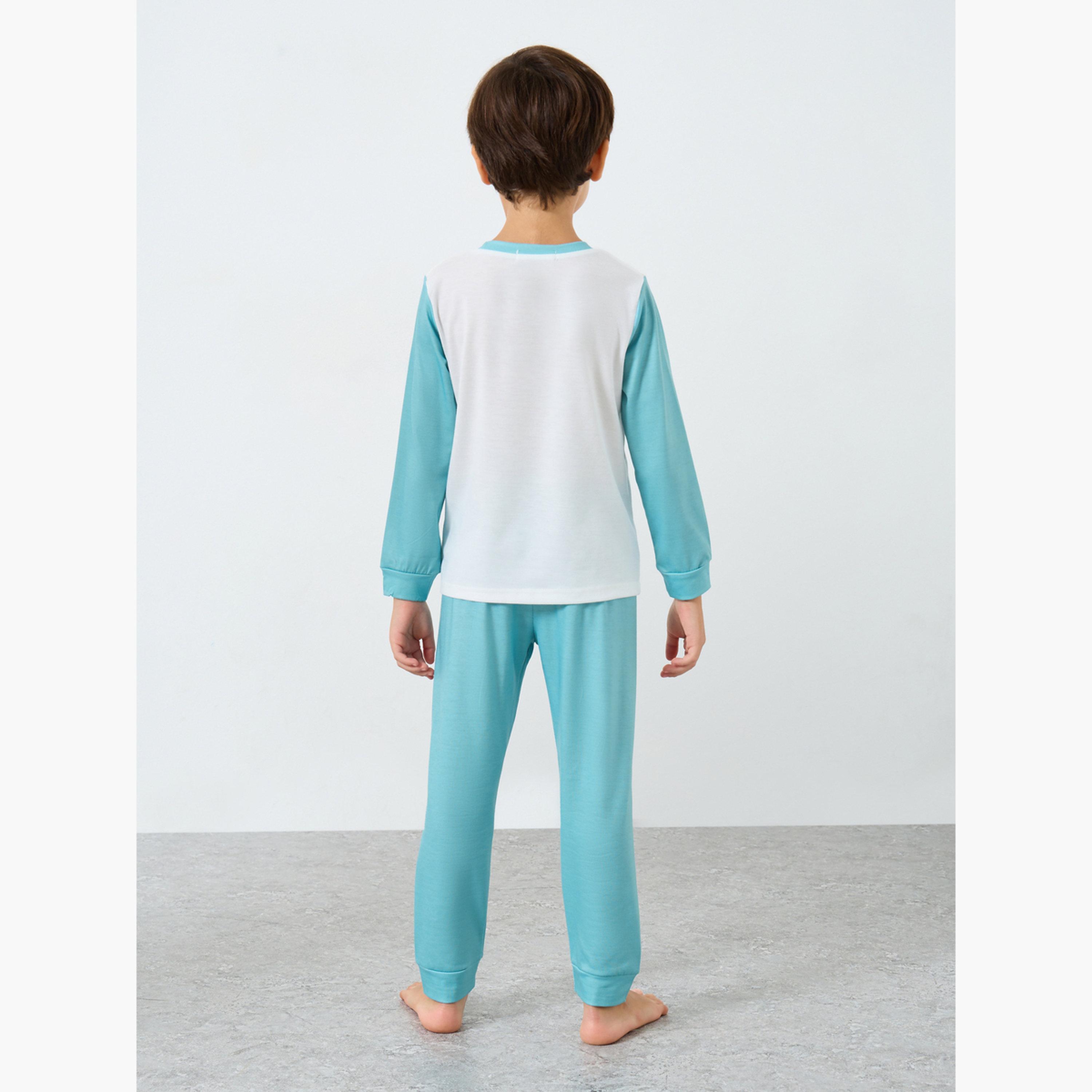 ستايلي - بيجاما تي شيرت بأكمام طويلة بطبعة جرافيكية لون أخضر-boys-clothing-nightwear-image-6