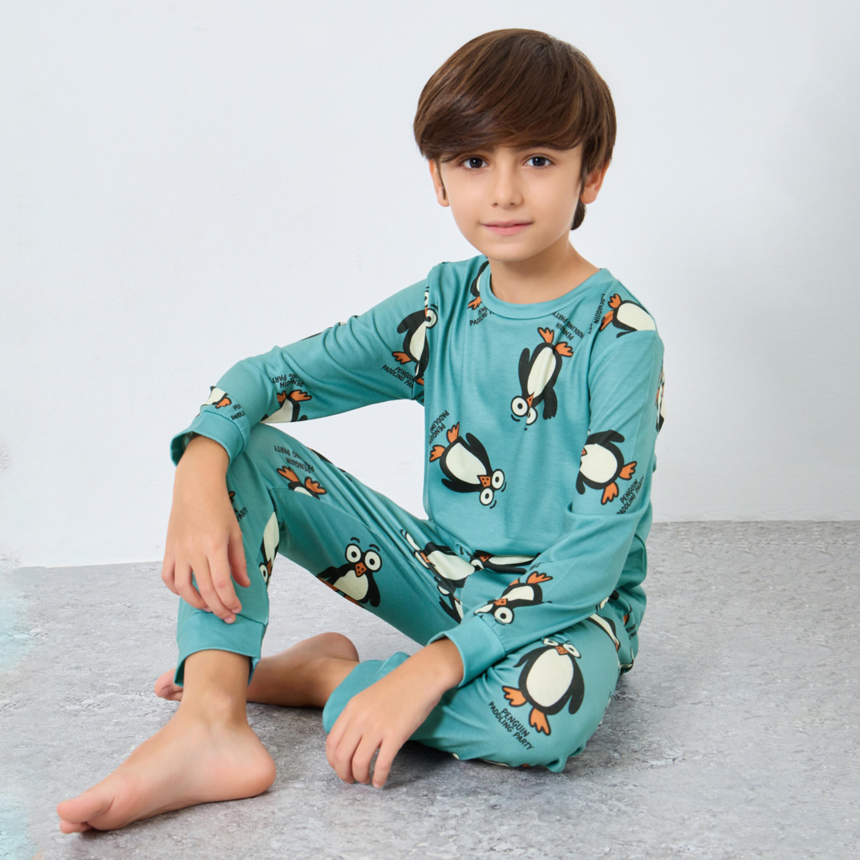 ستايلي - بيجاما تي شيرت بأكمام طويلة بطبعة بطريق أخضر-boys-clothing-nightwear-image-1