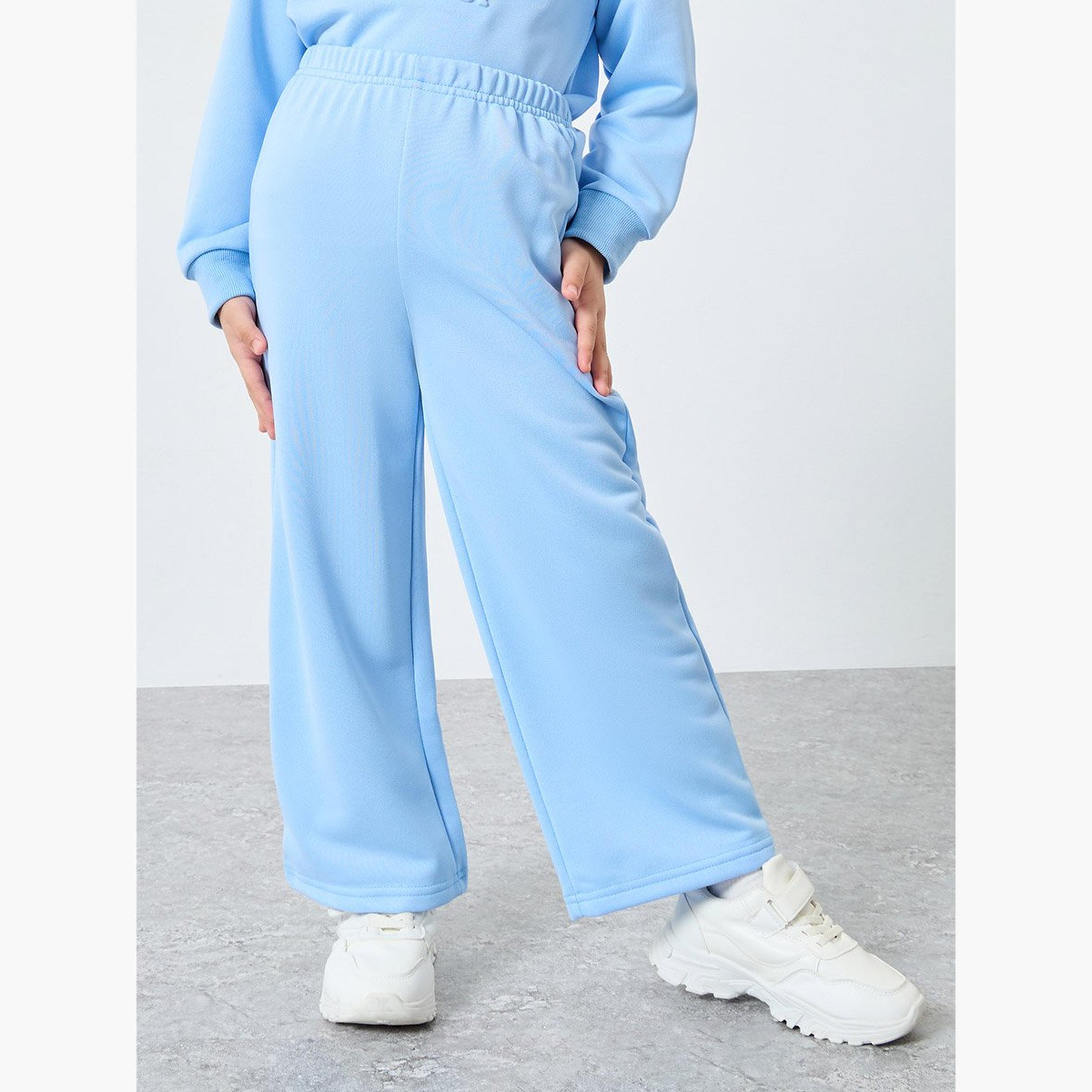 ستايلي - طقم من بلوزة رياضية بشعار منقوش للبنات وبنطال رياضي واسع الساق-girls-clothing-setsandcoords-image-5