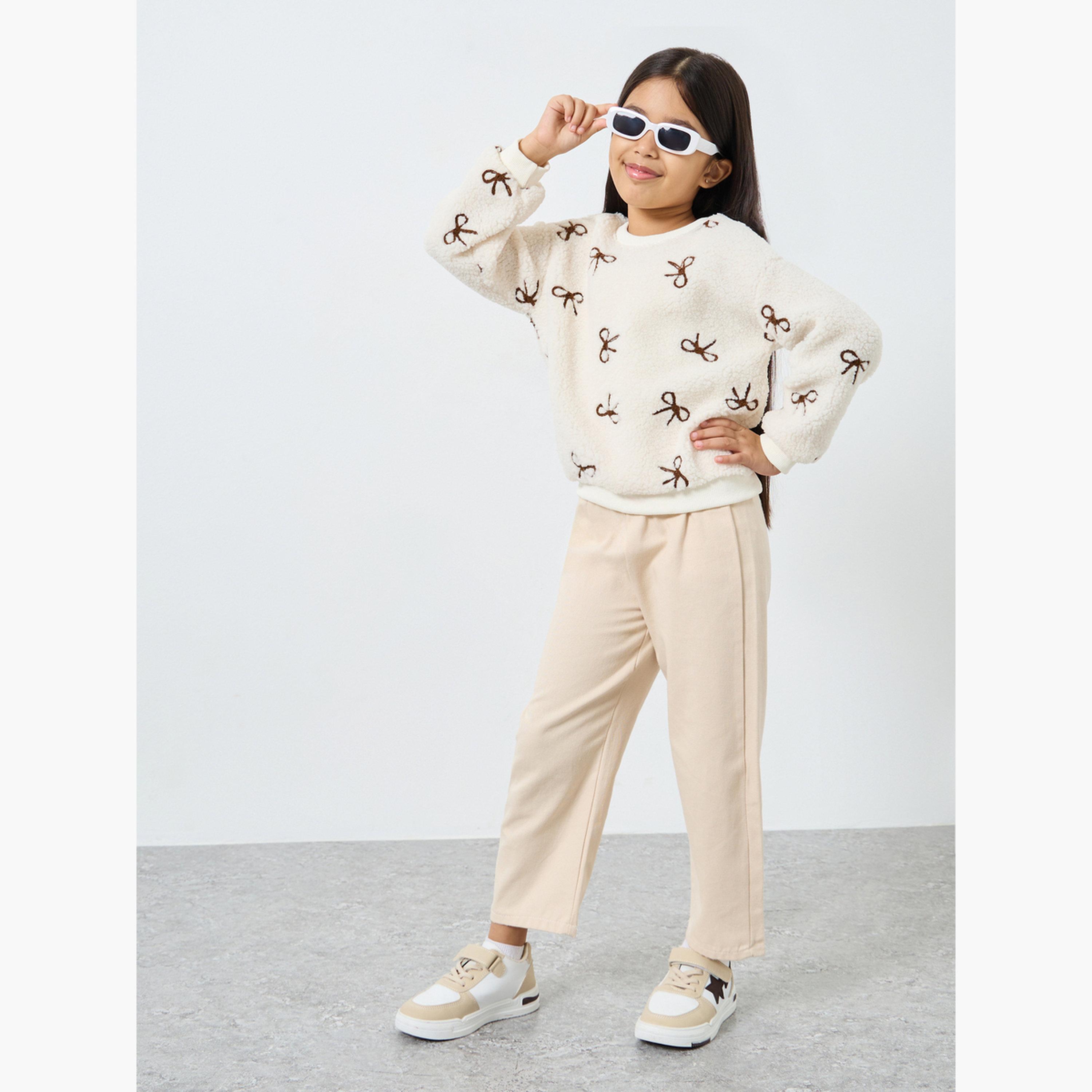 ستايلي - سويت شيرت من الفرو الصناعي مطرز بفيونكة-girls-clothing-winterwear-sweatshirts-image-2