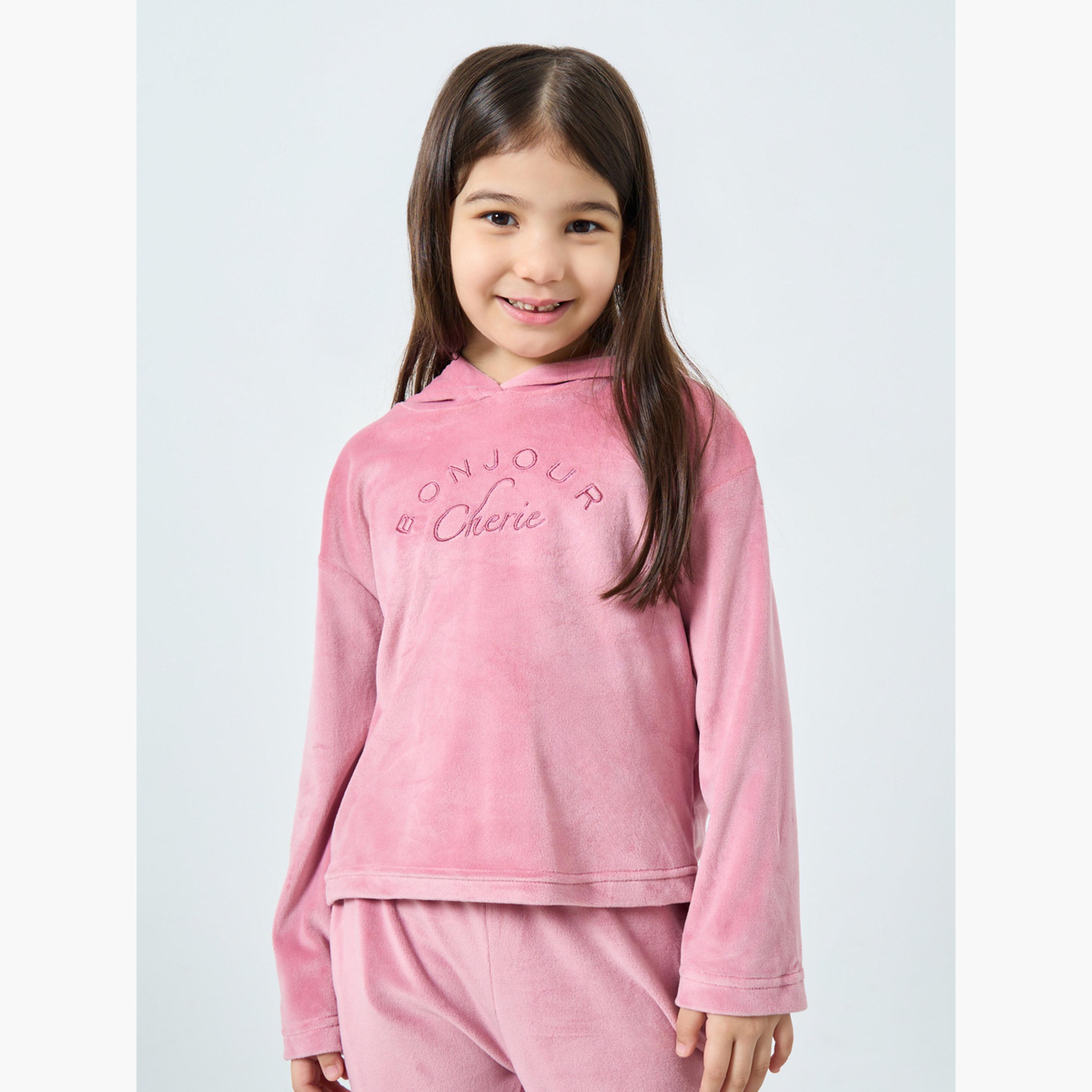 ستايلي - طقم سويت شيرت وبنطال رياضي من المخمل الوردي المطرز-girls-clothing-setsandcoords-image-3