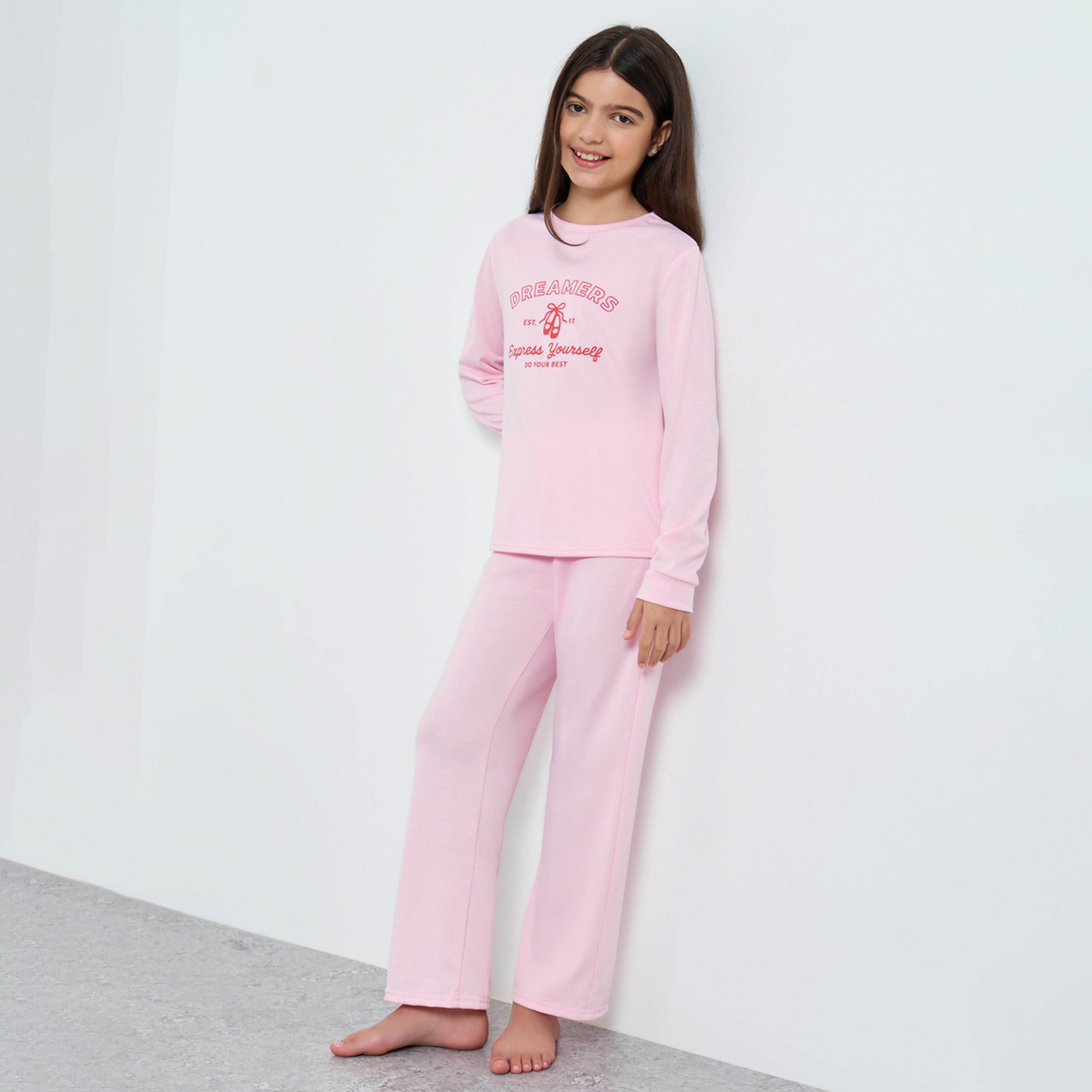 ستايلي - بيجاما قميص بكتف منسدل بطبعة جرافيكية للبنات-girls-clothing-nightwear-image-5